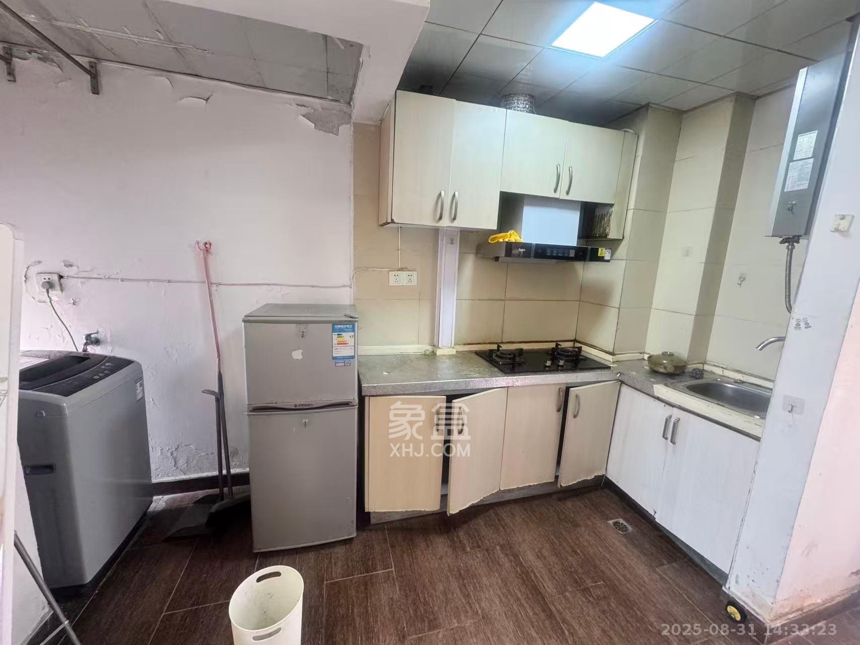 白沙晶城 1室1厅1卫 1400.0元/月 白沙晶城 1室1厅1卫 1400.0元/月室内图