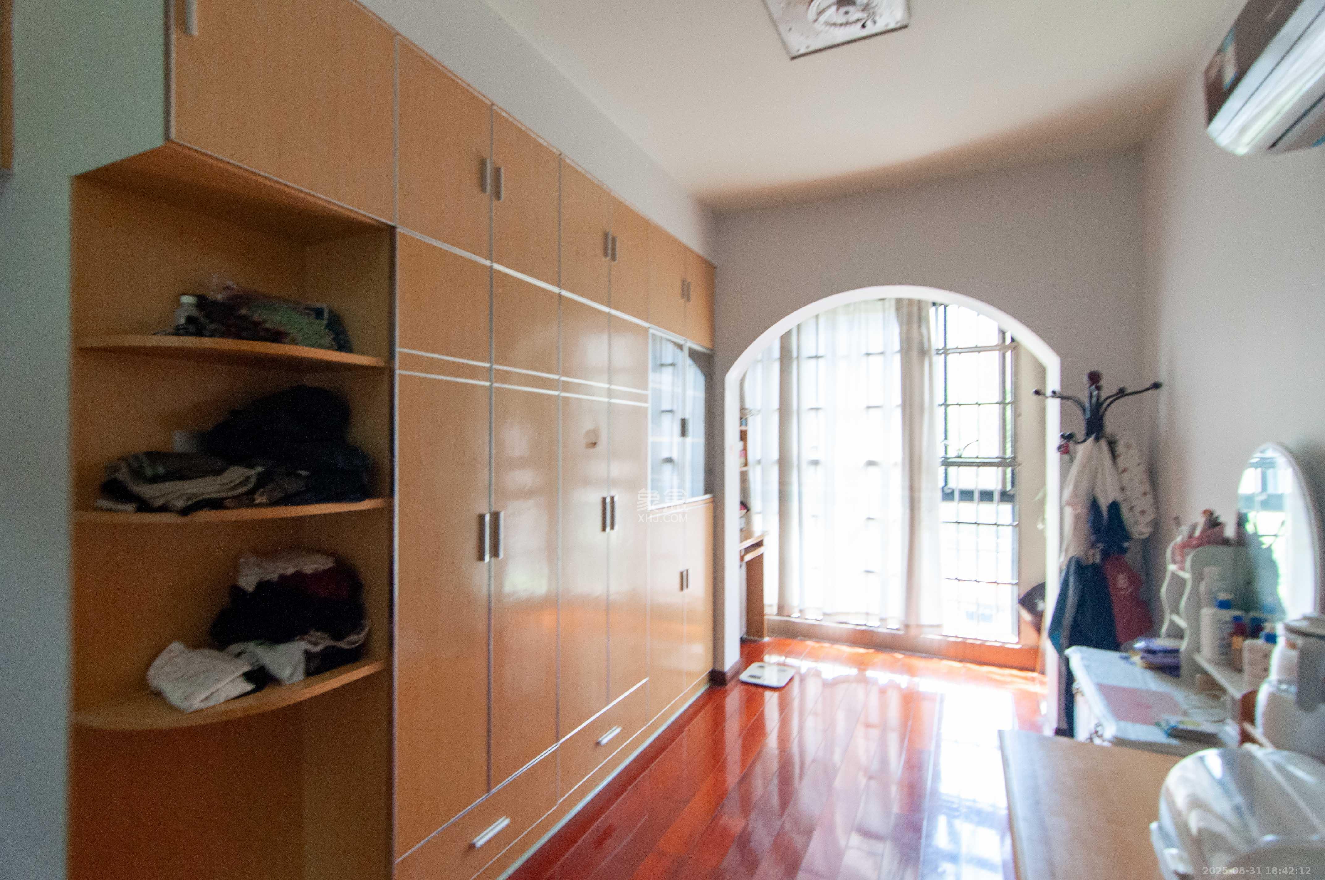 沁园春御院  3室2厅2卫    135.0万其他