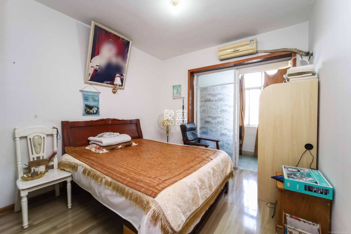 雄踞都市东家  2室2厅1卫    65.0万 雄踞都市东家  2室2厅1卫    65.0万卧室