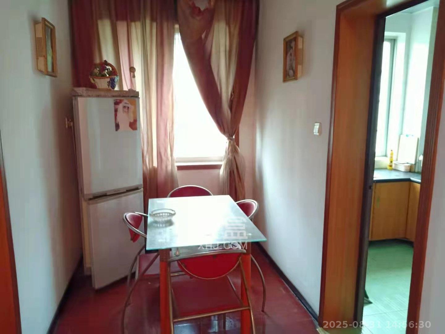 中南汽车世界 3室2厅2卫 1200.0元/月 中南汽车世界 3室2厅2卫 1200.0元/月室内图