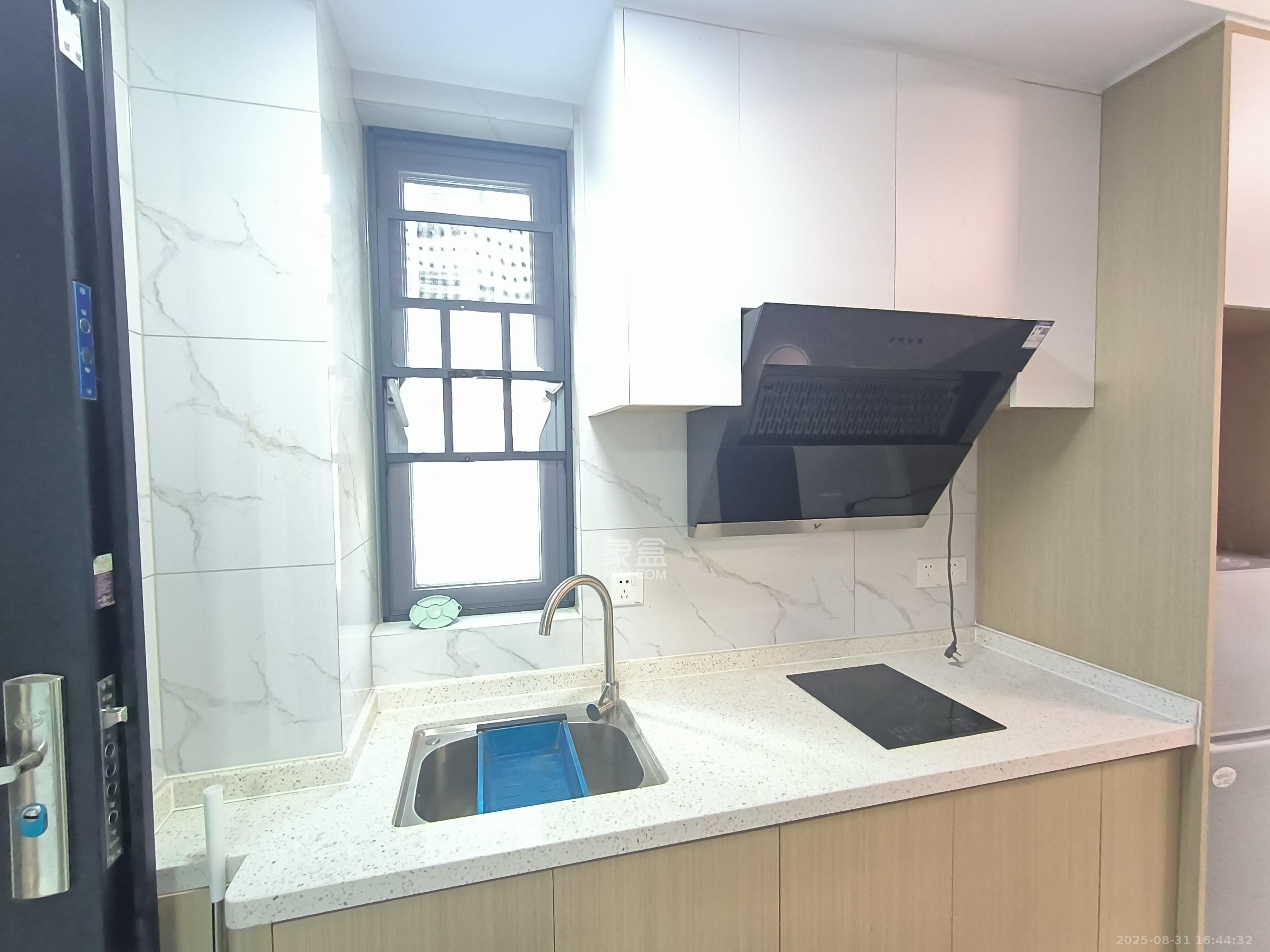 潇湘奥林匹克花园  1室1厅1卫    1600.0元/月 潇湘奥林匹克花园  1室1厅1卫    1600.0元/月室内图