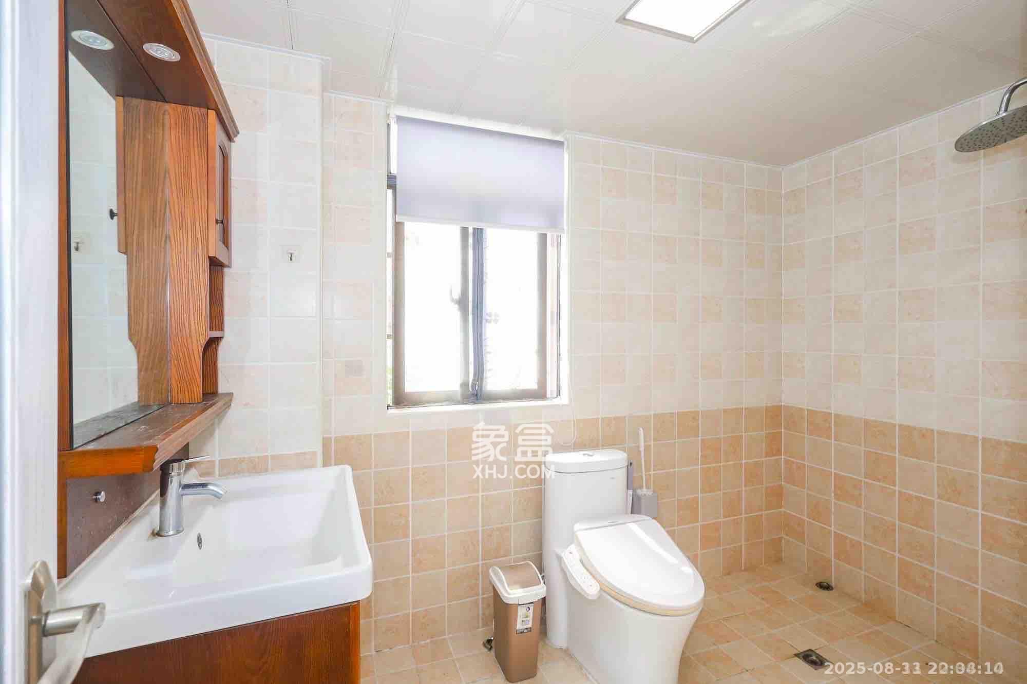 阳光丽城一期  4室2厅2卫    3500.0元/月 阳光丽城一期  4室2厅2卫    3500.0元/月室内图