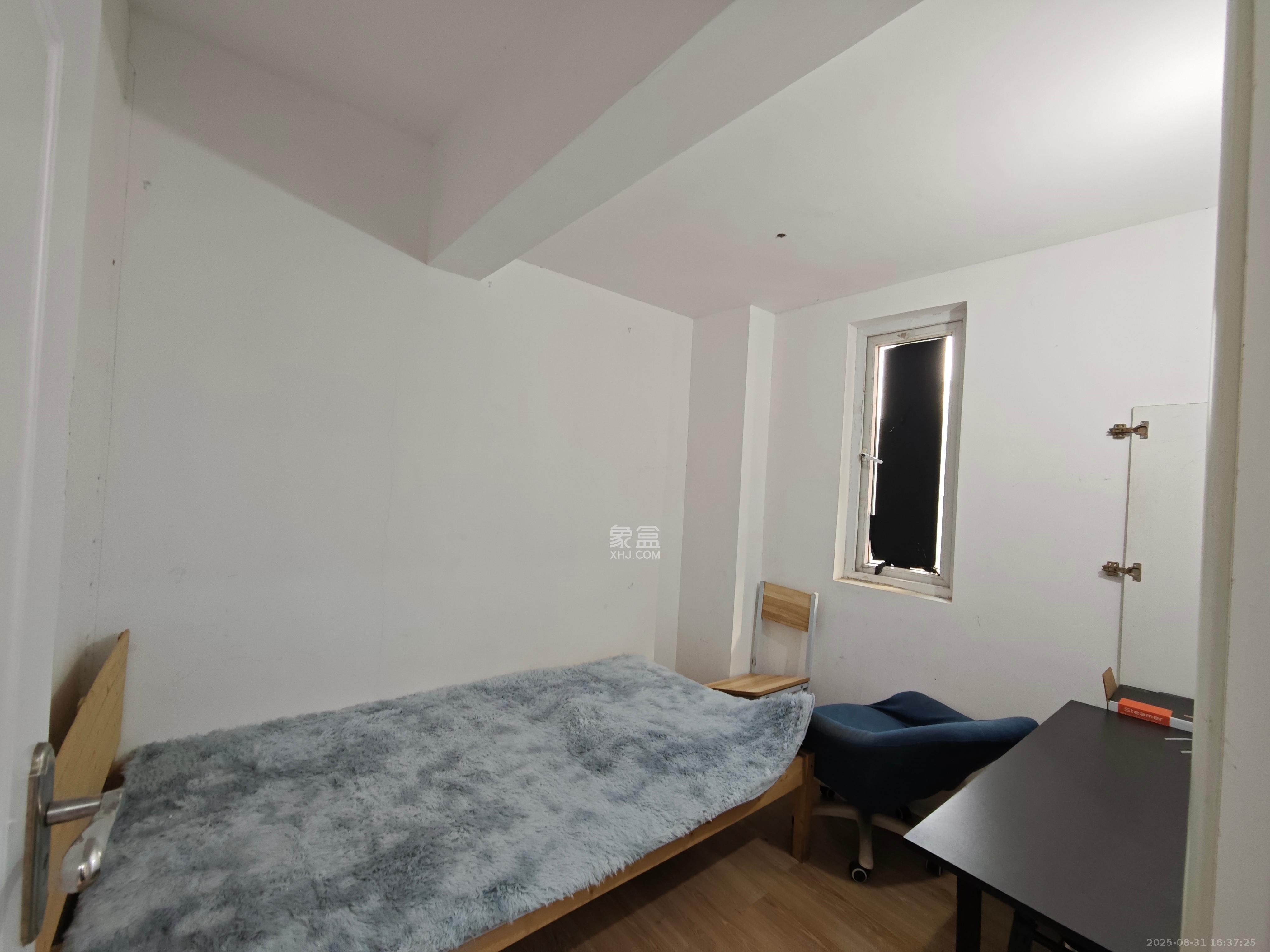 金科世界城  4室2厅1卫    1900.0元/月 金科世界城  4室2厅1卫    1900.0元/月室内图