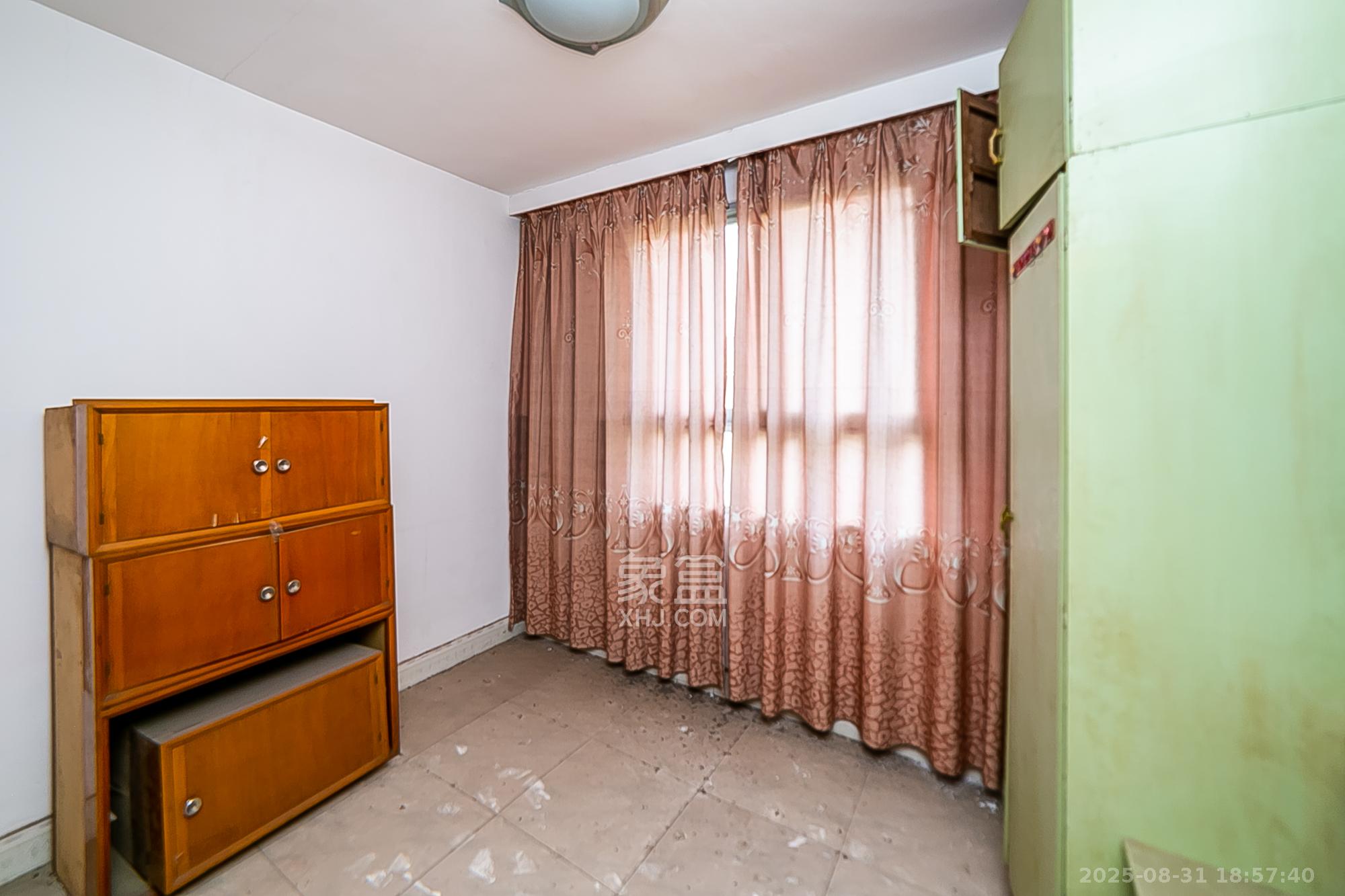 长坡社区  2室1厅1卫    35.0万 长坡社区  2室1厅1卫    35.0万卧室