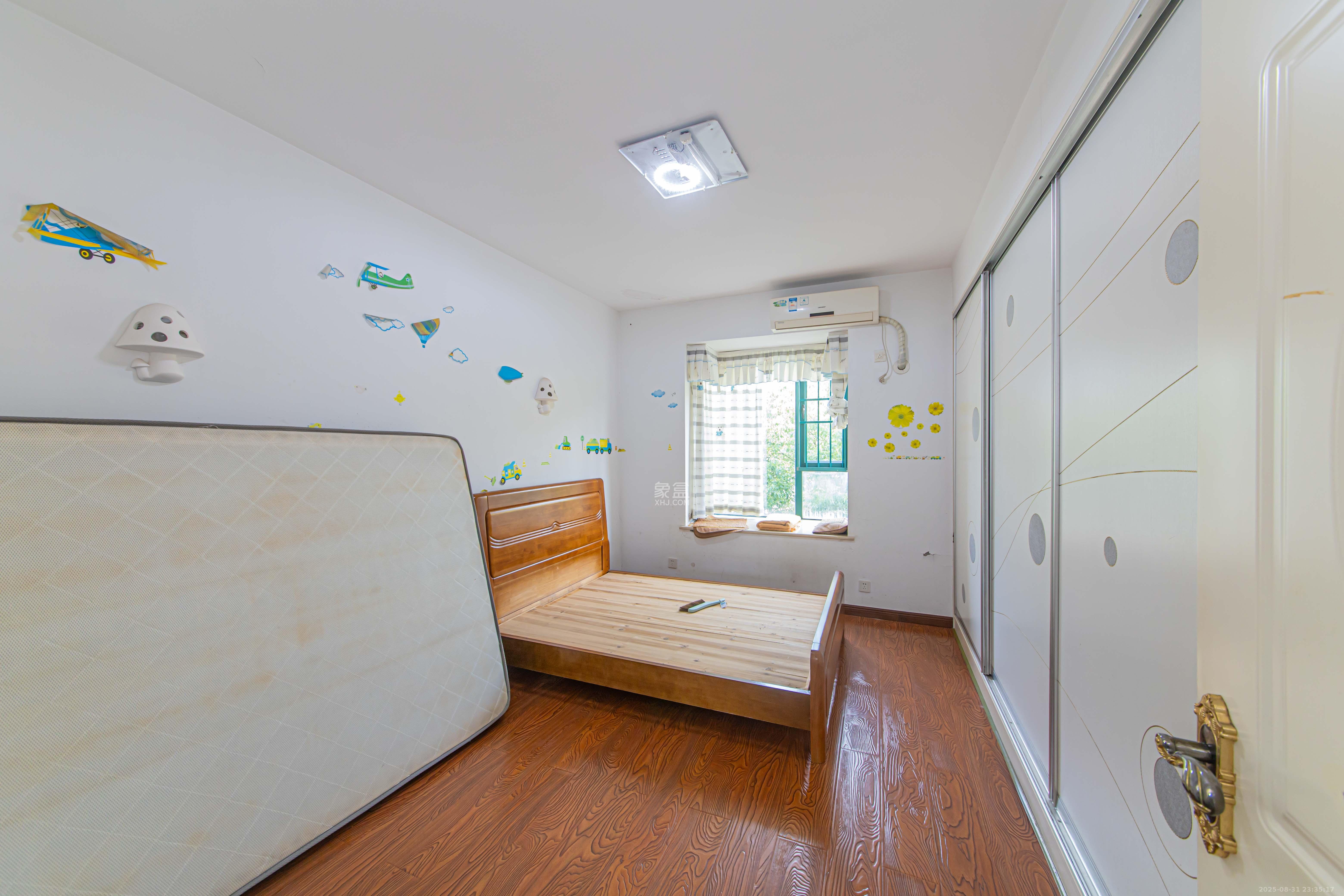 银桂苑 1室2厅2卫 160.0万 银桂苑 1室2厅2卫 160.0万卧室