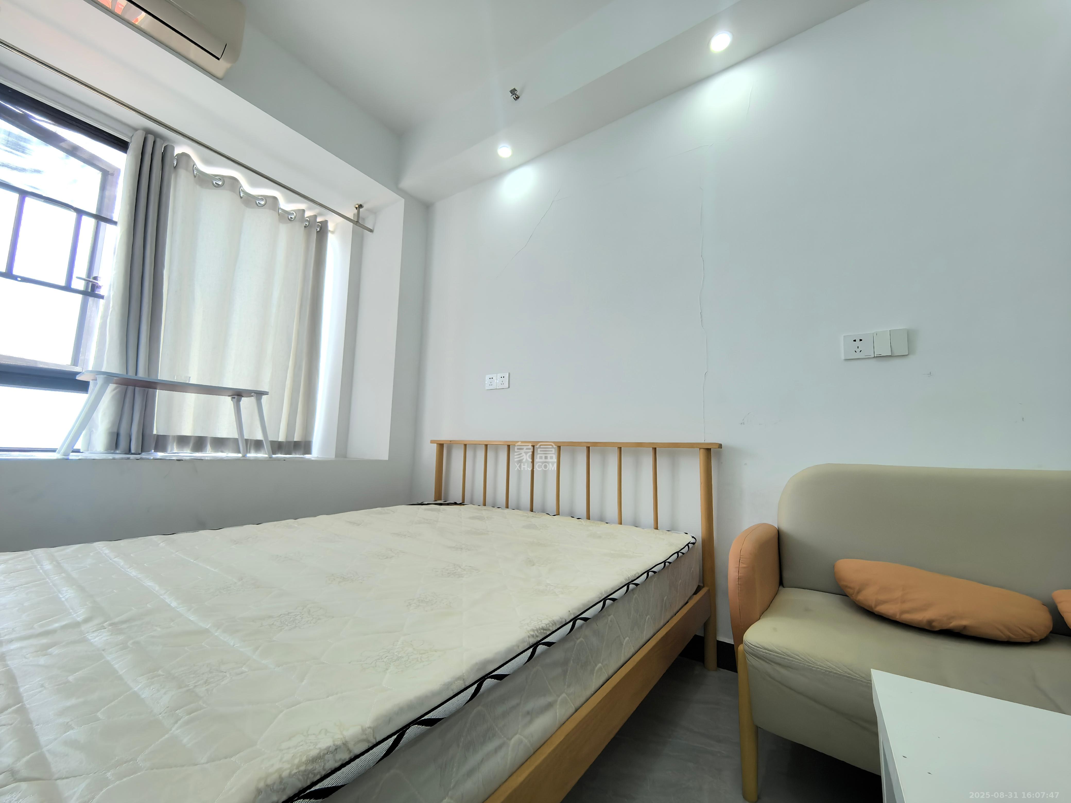 保利麓谷林语I区  1室1厅1卫    1500.0元/月 保利麓谷林语I区  1室1厅1卫    1500.0元/月室内图