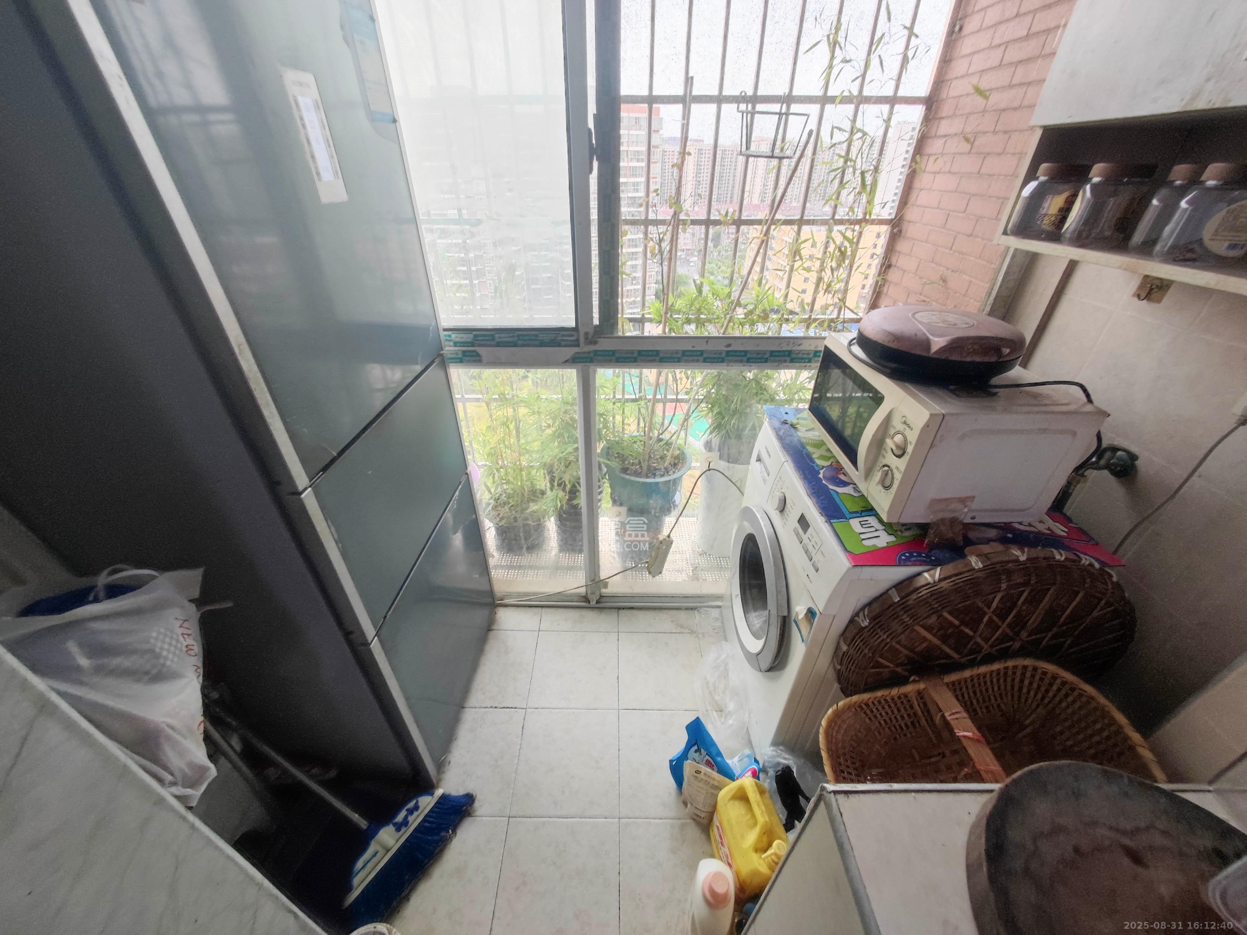 弘欣公寓 2室1厅1卫 81.8万 弘欣公寓 2室1厅1卫 81.8万阳台