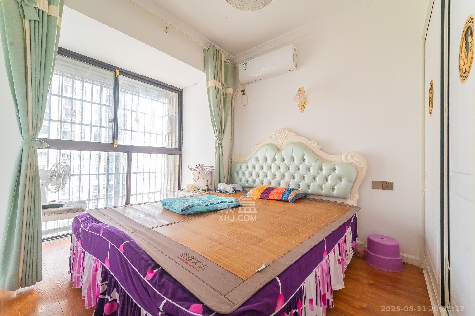 国泰九龙湾  4室2厅2卫    87.8万 国泰九龙湾  4室2厅2卫    87.8万卧室