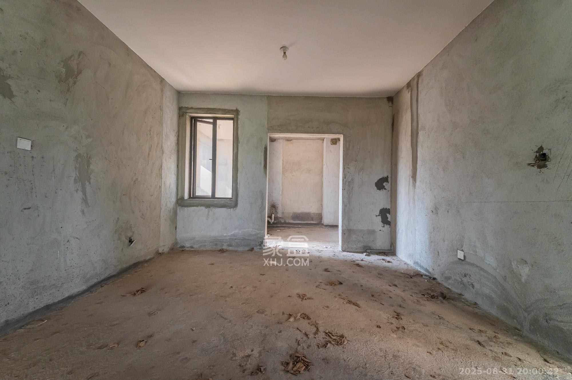 松雅湖金岸  3室2厅1卫    118.0万客厅