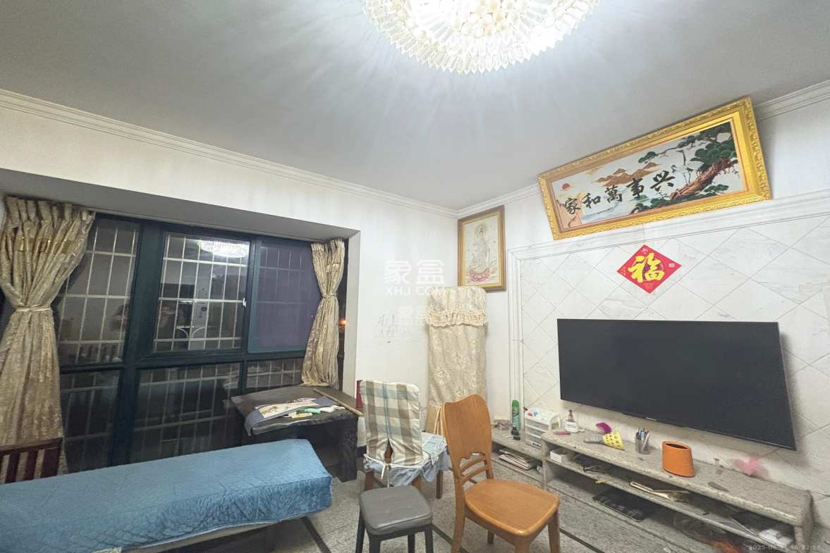 银盘鑫城 1室2厅1卫 1500.0元/月 银盘鑫城 1室2厅1卫 1500.0元/月室内图