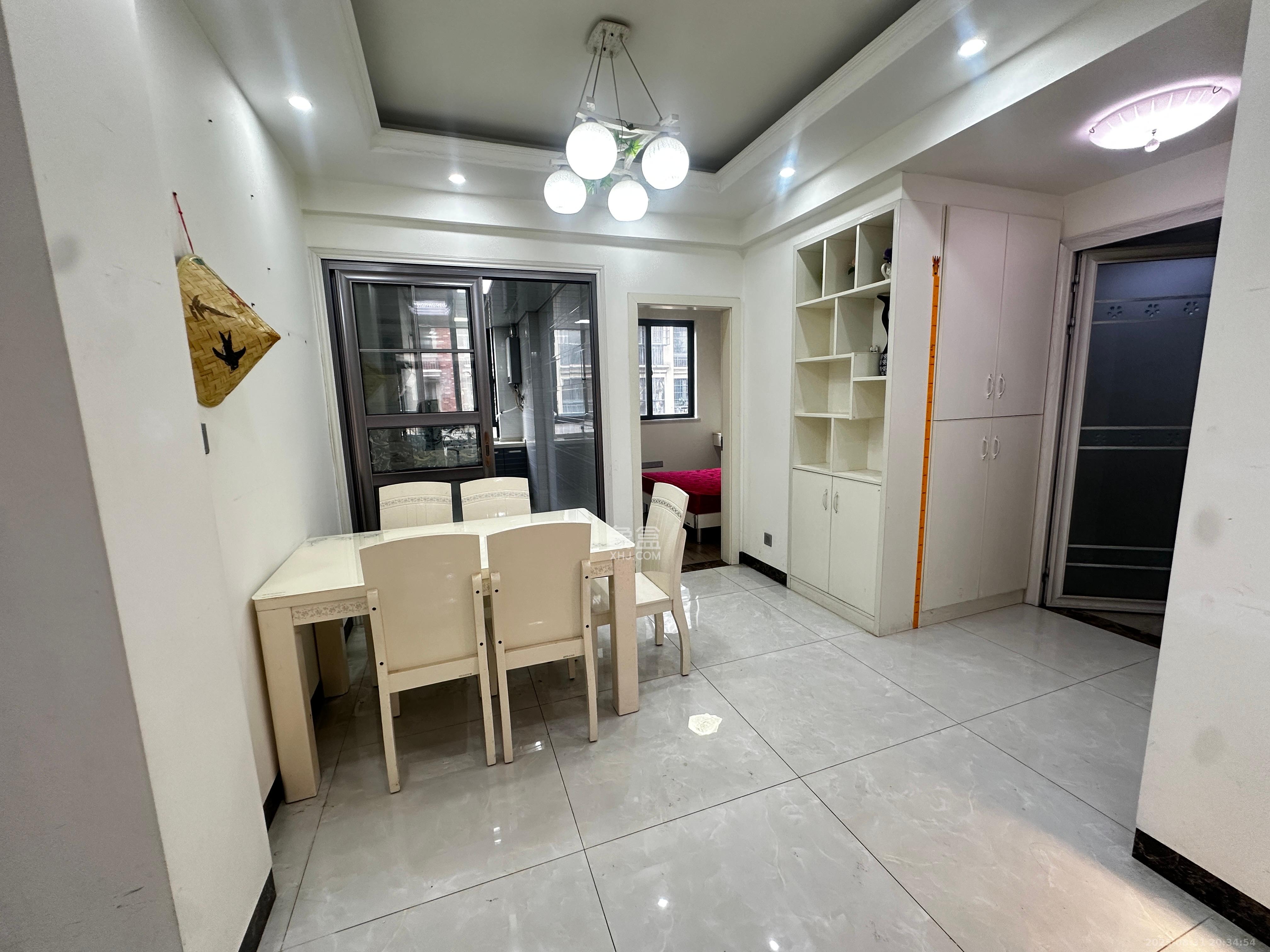 澳海澜庭  2室2厅1卫    1600.0元/月 澳海澜庭  2室2厅1卫    1600.0元/月室内图