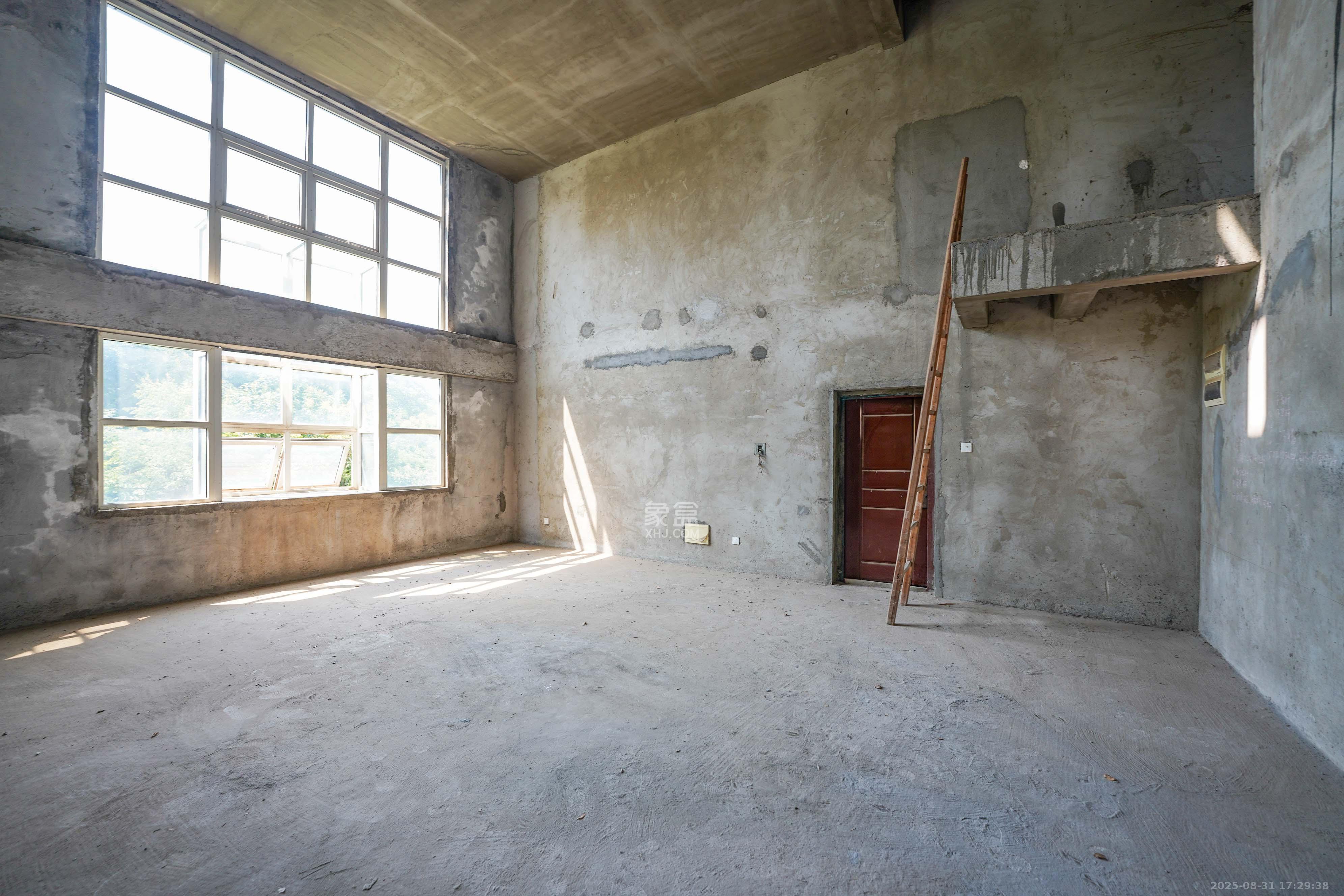 嘉华城(一期)  7室2厅3卫    298.0万 嘉华城(一期)  7室2厅3卫    298.0万