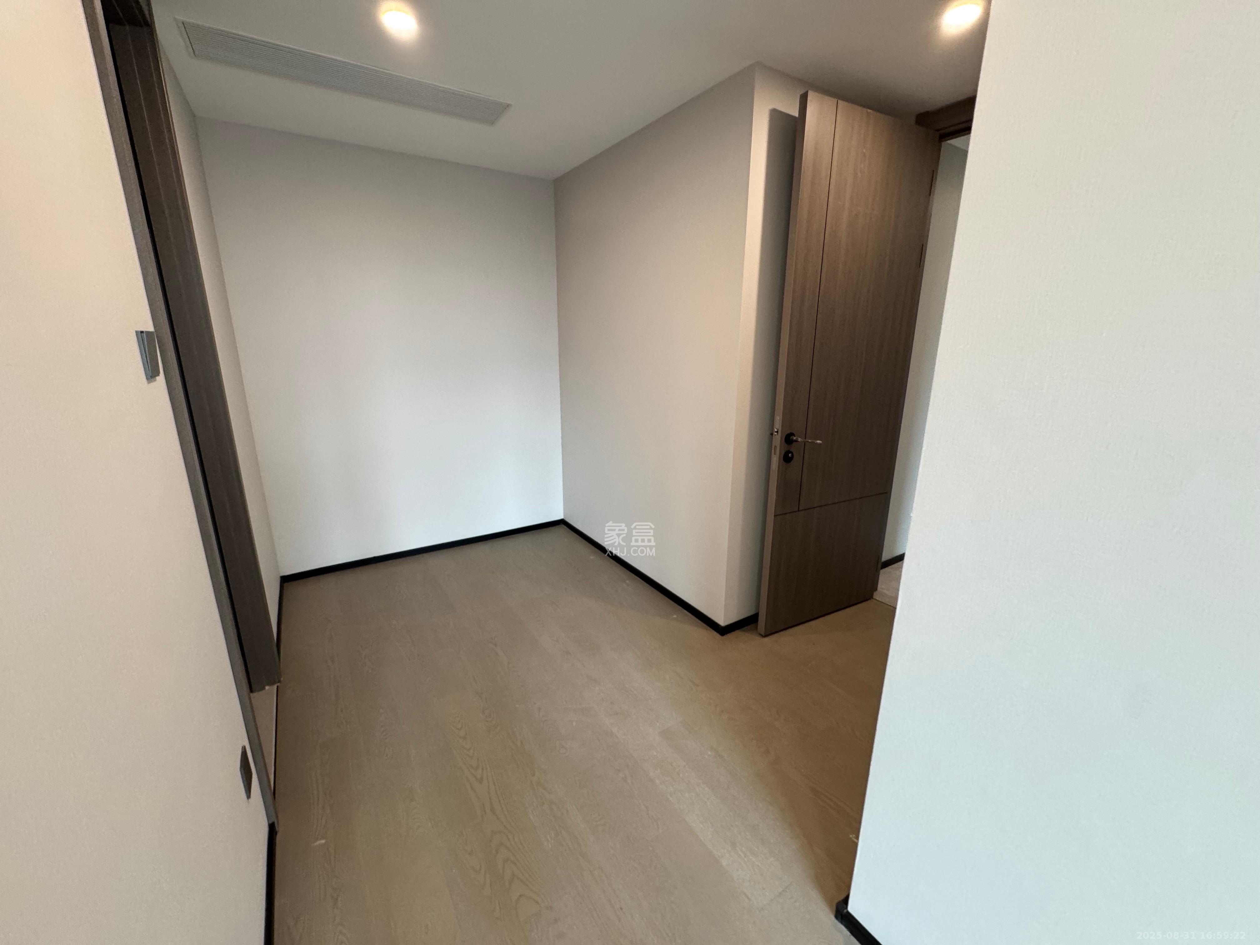 轨道万科璞悦湾  3室2厅2卫    3800.0元/月室内图