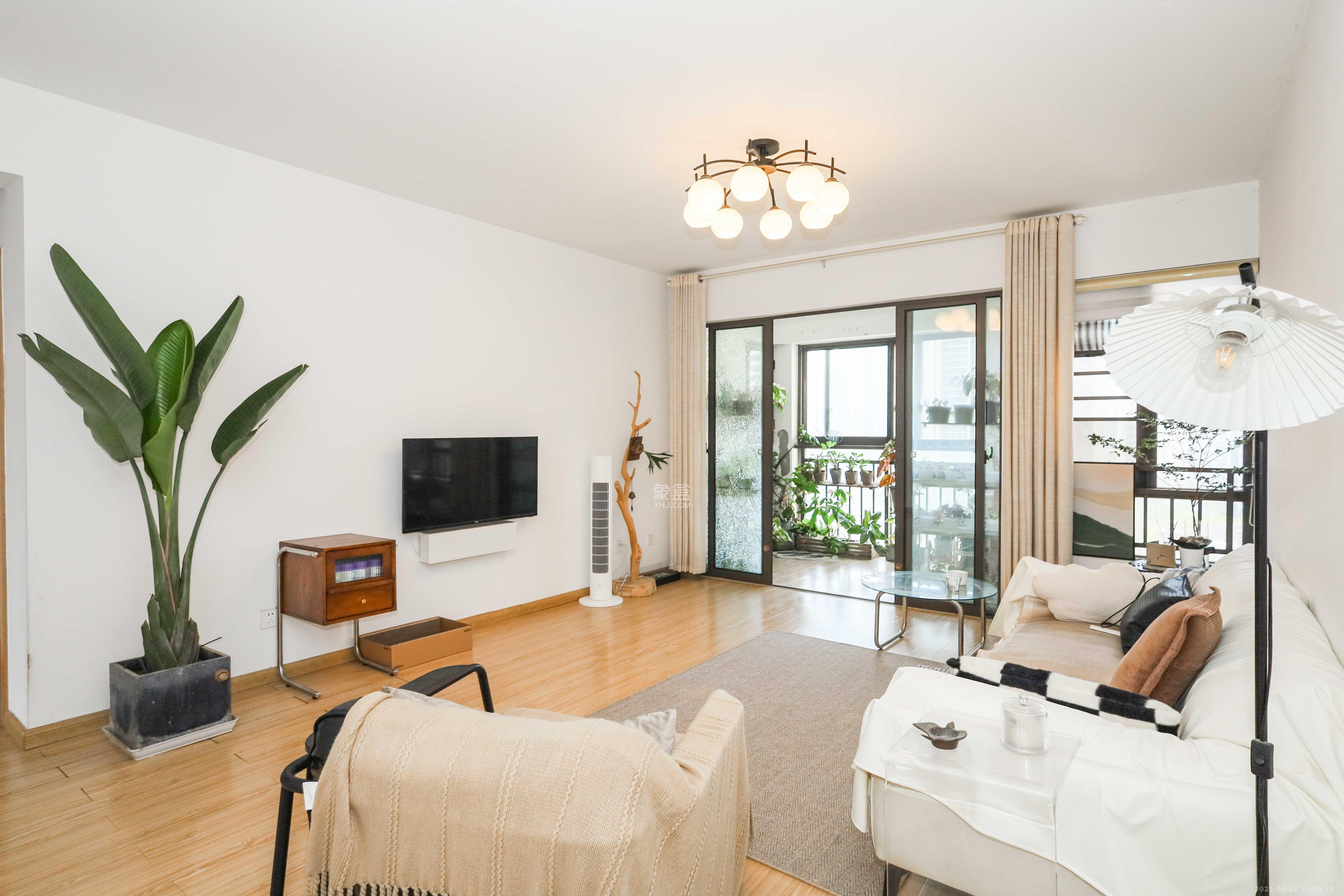 旭辉御府 3室2厅2卫 120.0万 旭辉御府 3室2厅2卫 120.0万客厅