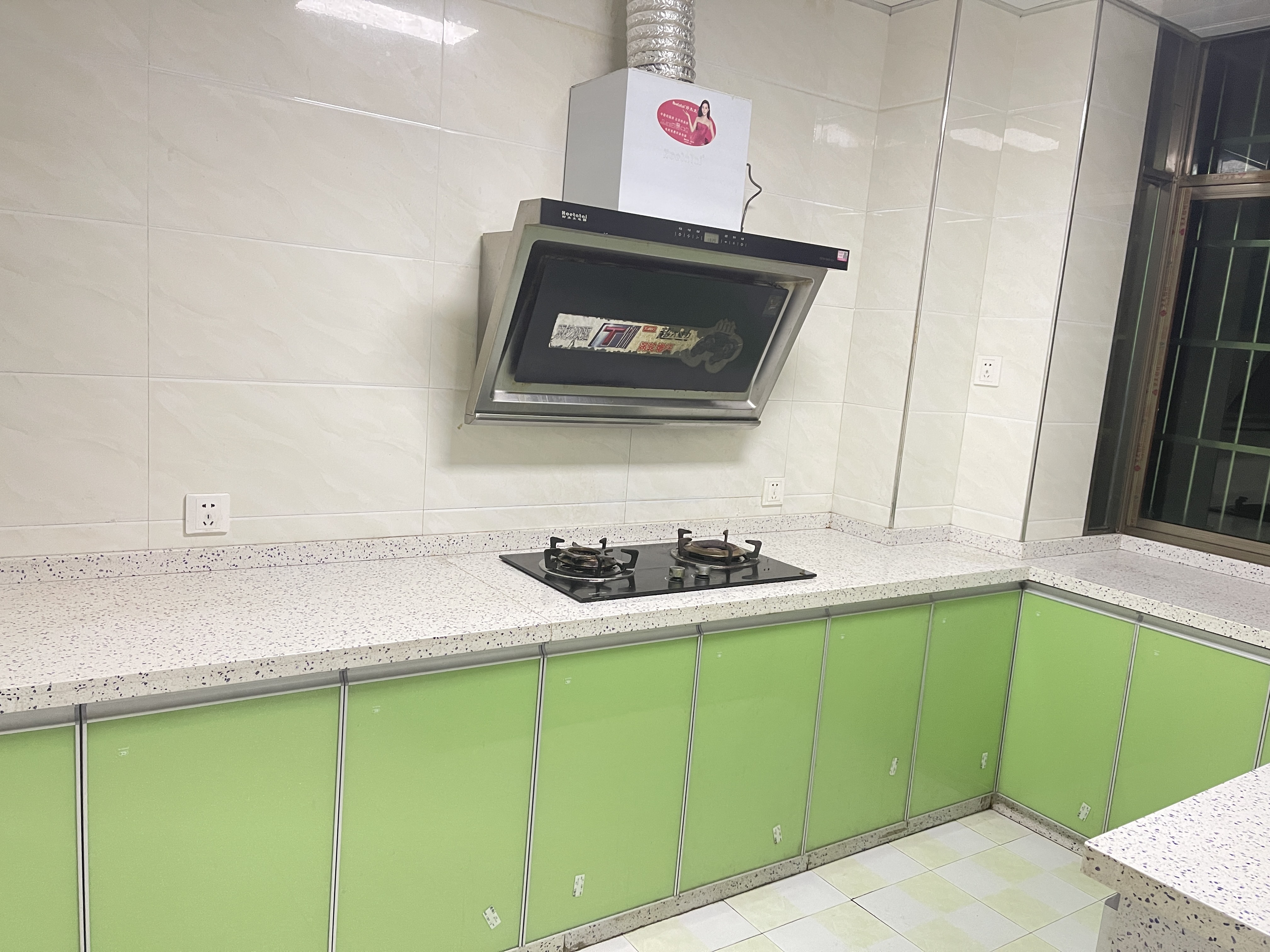 互助小区 3室2厅2卫 1000.0元/月 互助小区 3室2厅2卫 1000.0元/月室内图