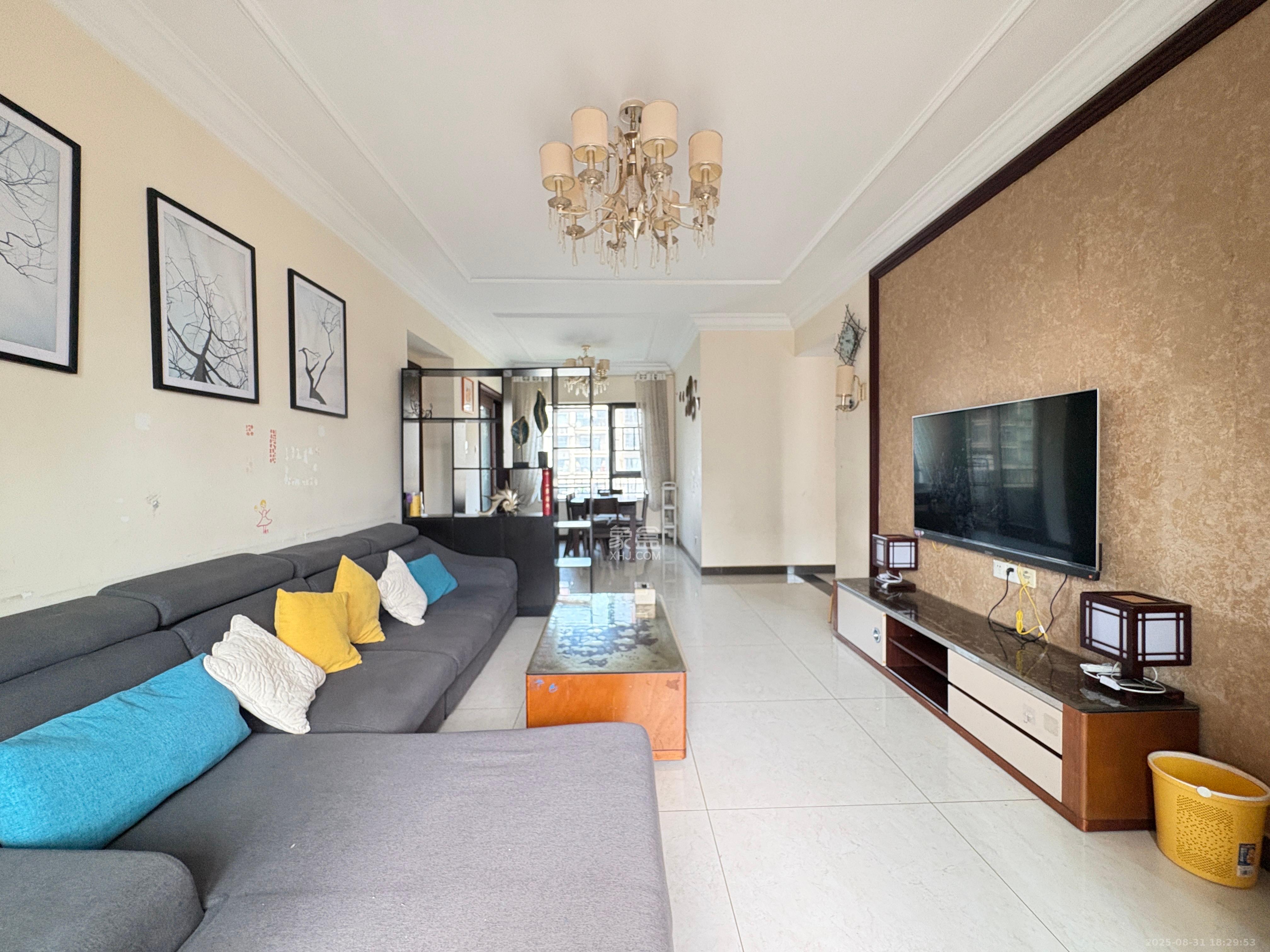 恒大江湾  3室2厅2卫    2600.0元/月 恒大江湾  3室2厅2卫    2600.0元/月室内图