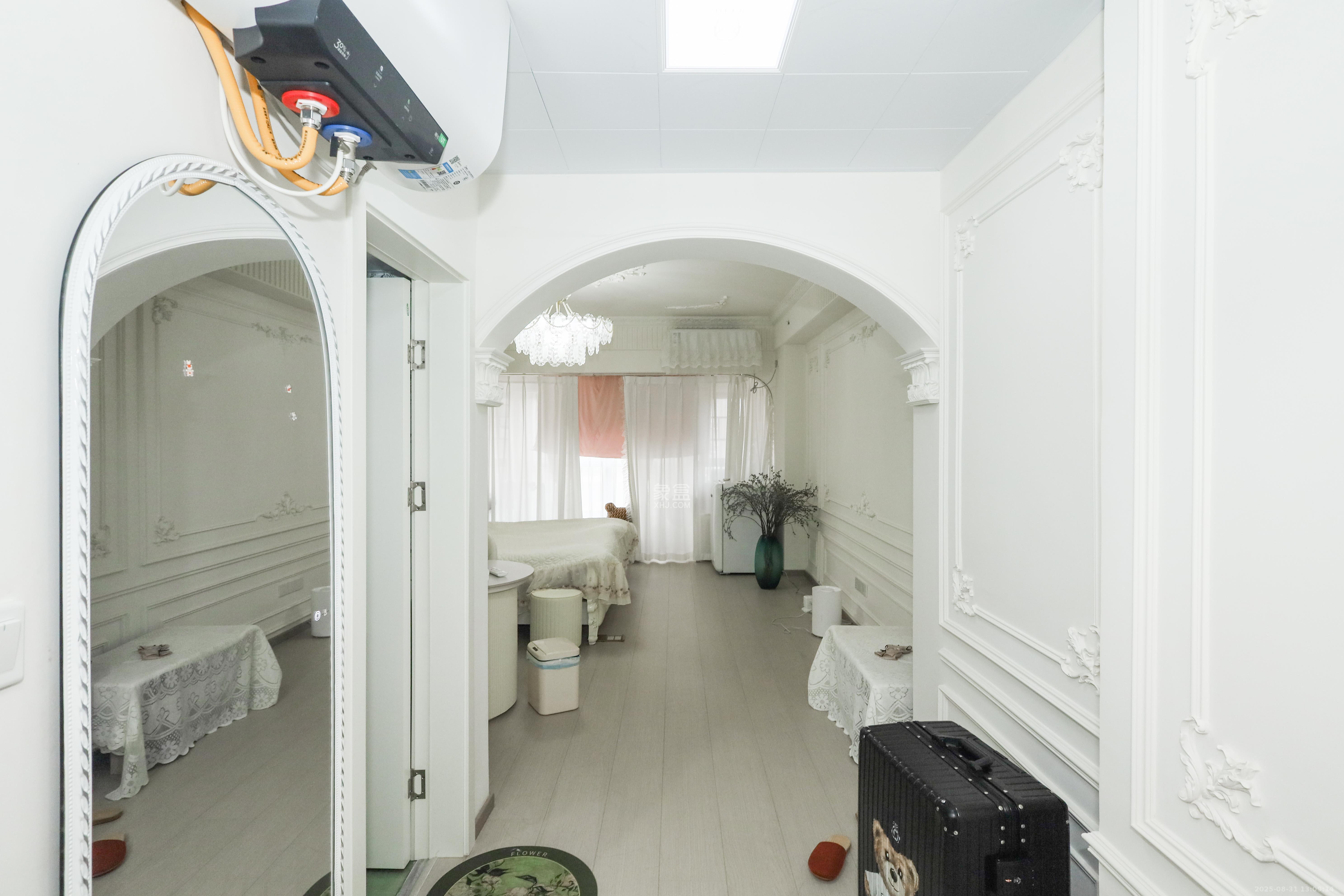 罗马国际公寓  1室1厅1卫    35.0万 罗马国际公寓  1室1厅1卫    35.0万卧室