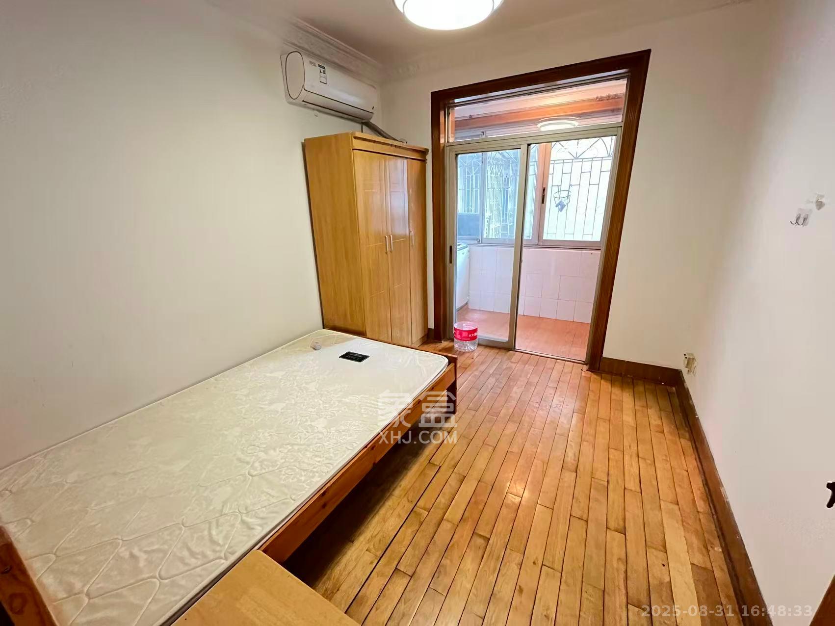 鸿园小区 3室2厅2卫 2100.0元/月 鸿园小区 3室2厅2卫 2100.0元/月室内图