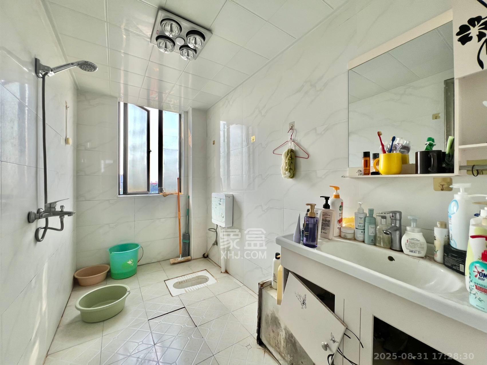 藏珑湖上国际花园 1室2厅1卫 600.0元/月 藏珑湖上国际花园 1室2厅1卫 600.0元/月室内图