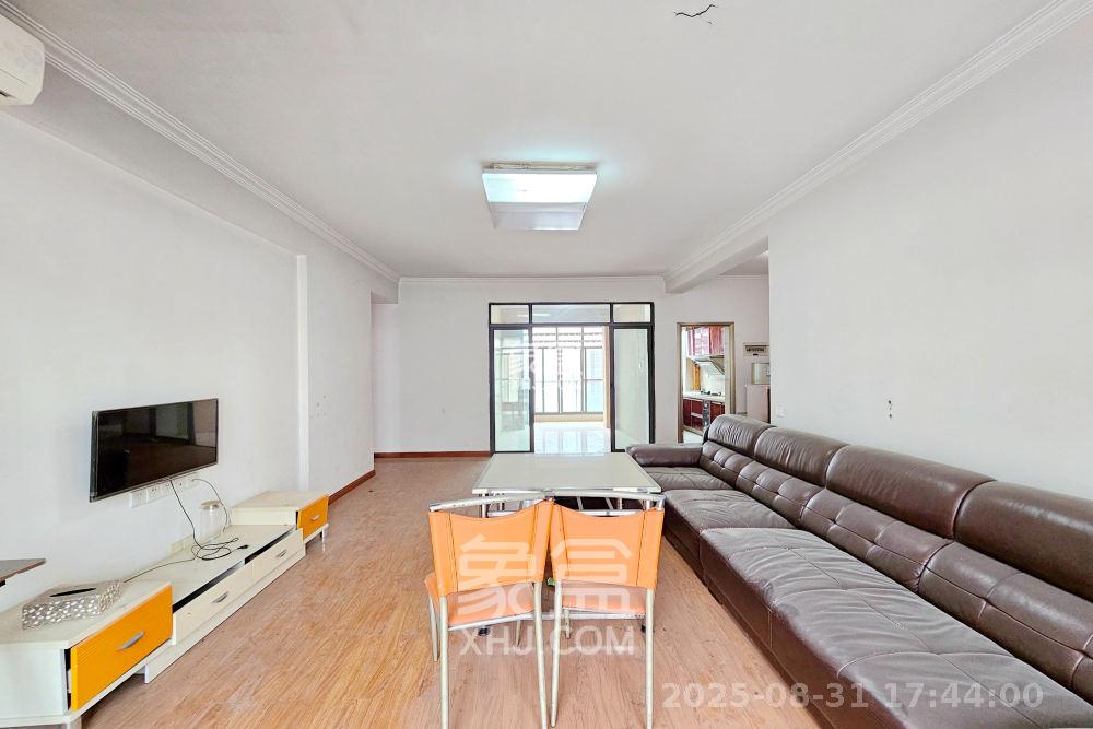 新华都万家城  3室2厅2卫    2000.0元/月室内图