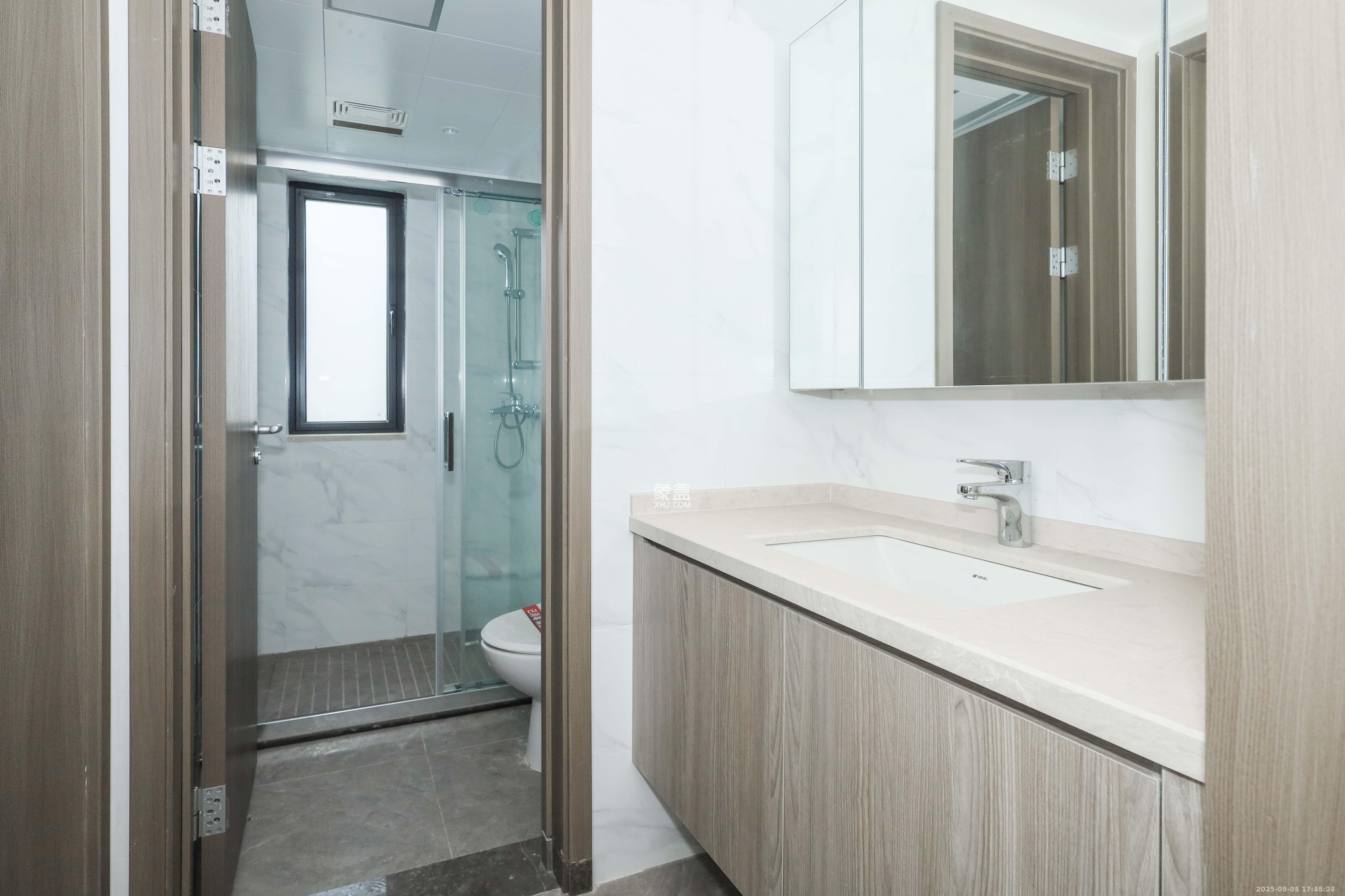 越秀亲爱里  4室2厅2卫    3200.0元/月 越秀亲爱里  4室2厅2卫    3200.0元/月室内图