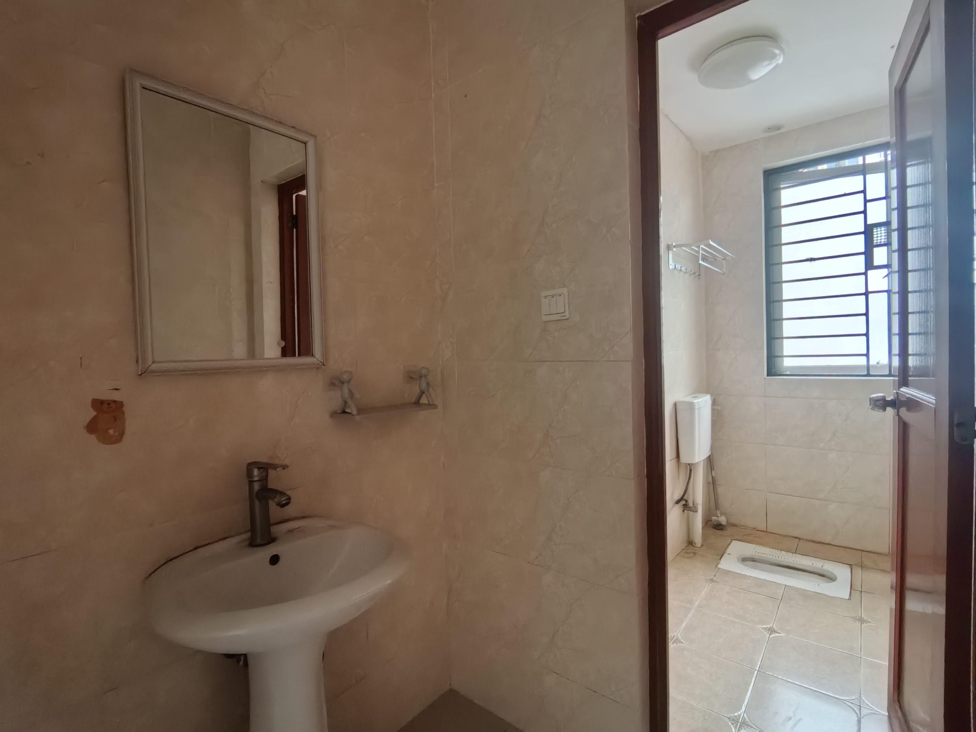 美舍嘉苑一期 4室2厅2卫 3600.0元/月 美舍嘉苑一期 4室2厅2卫 3600.0元/月室内图