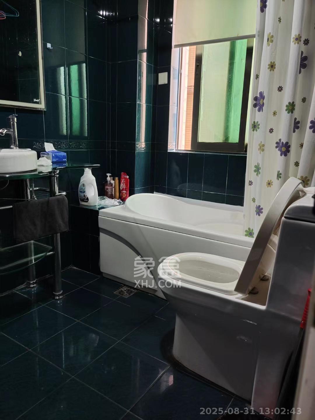 华天新城  3室2厅1卫    3800.0元/月 华天新城  3室2厅1卫    3800.0元/月室内图