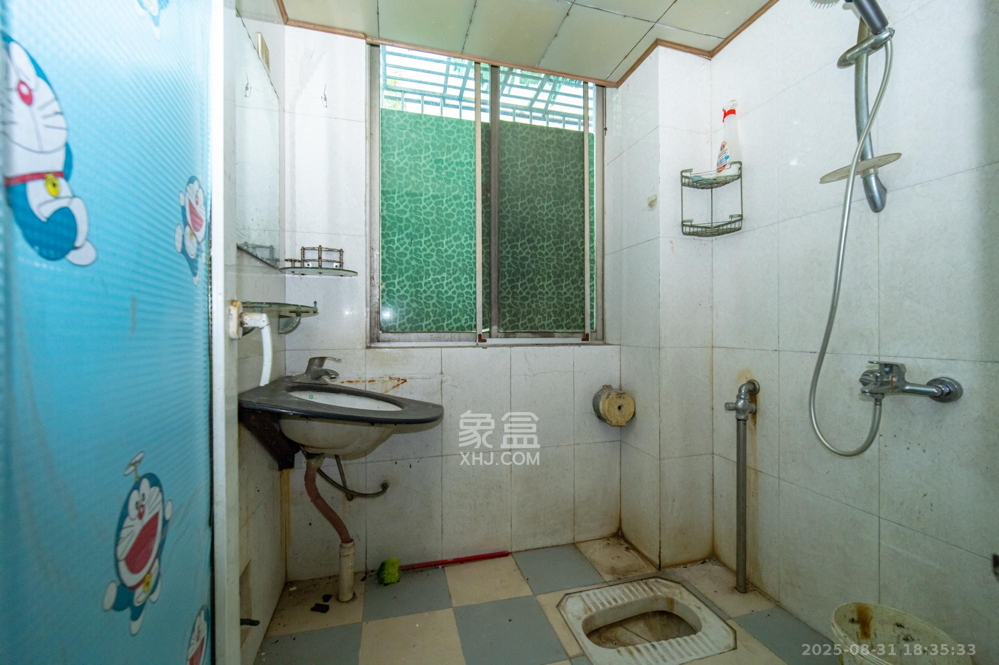 中南汽车世界  3室2厅2卫    39.0万 中南汽车世界  3室2厅2卫    39.0万卫生间