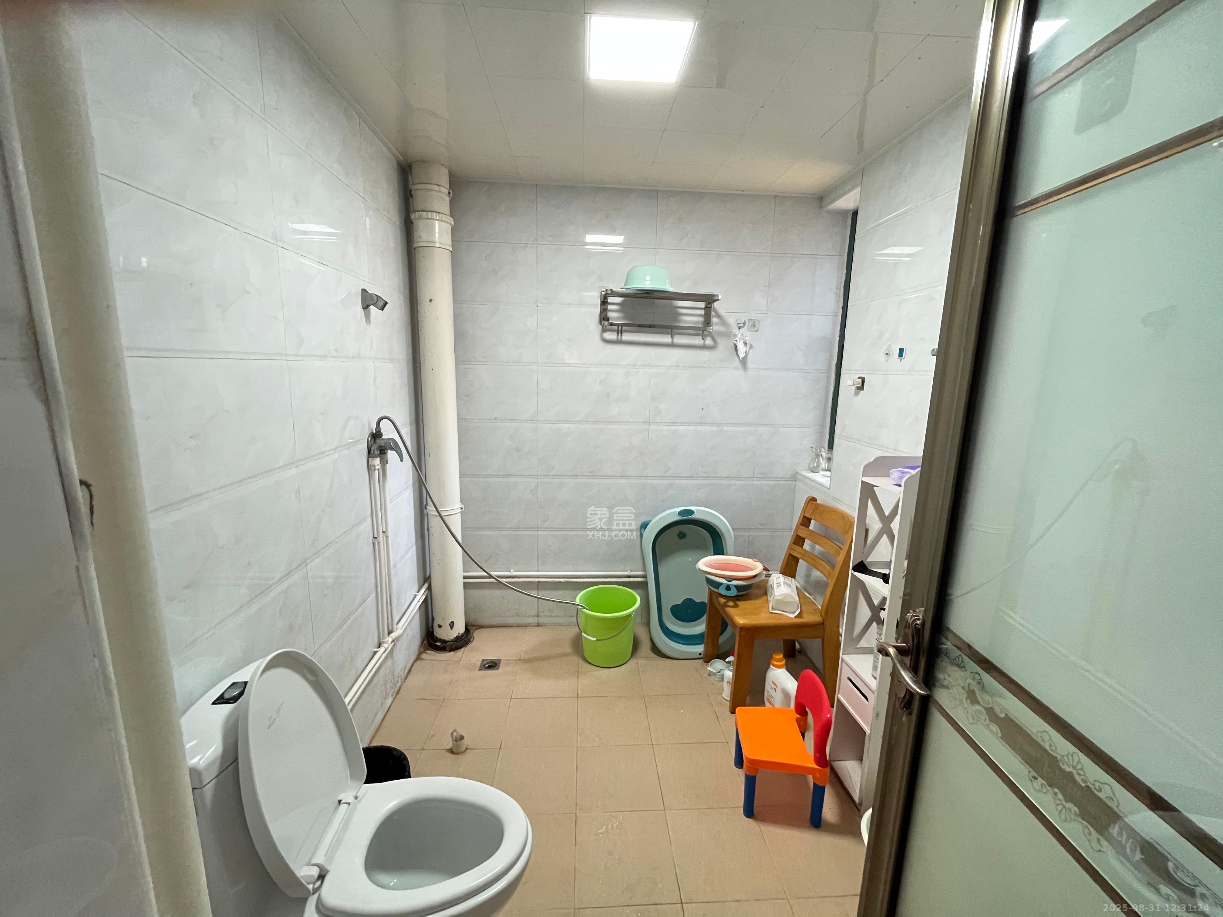 中江国际花城  3室2厅1卫    3400.0元/月室内图