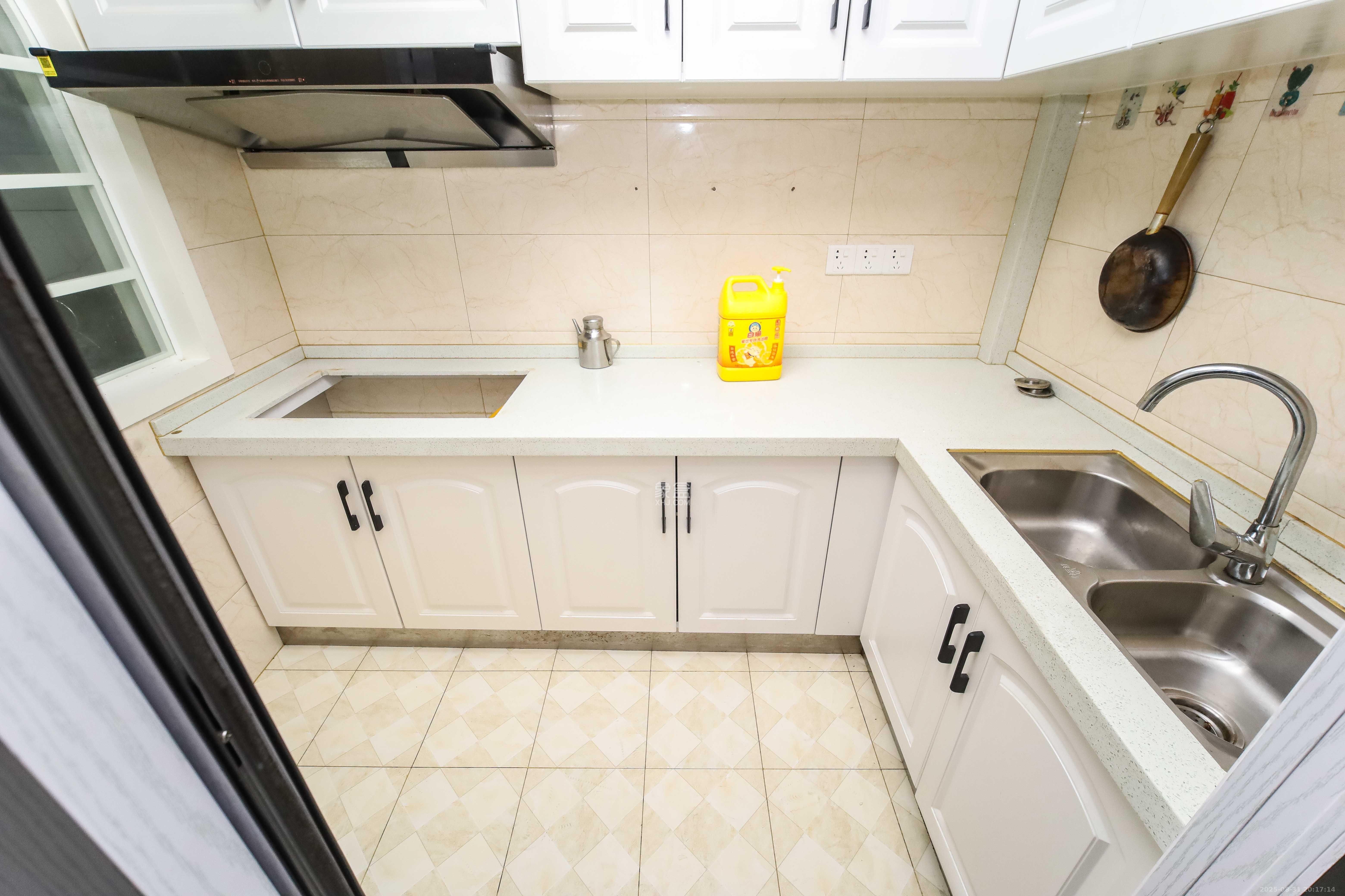 马王堆社区七片  3室2厅1卫    58.0万厨房