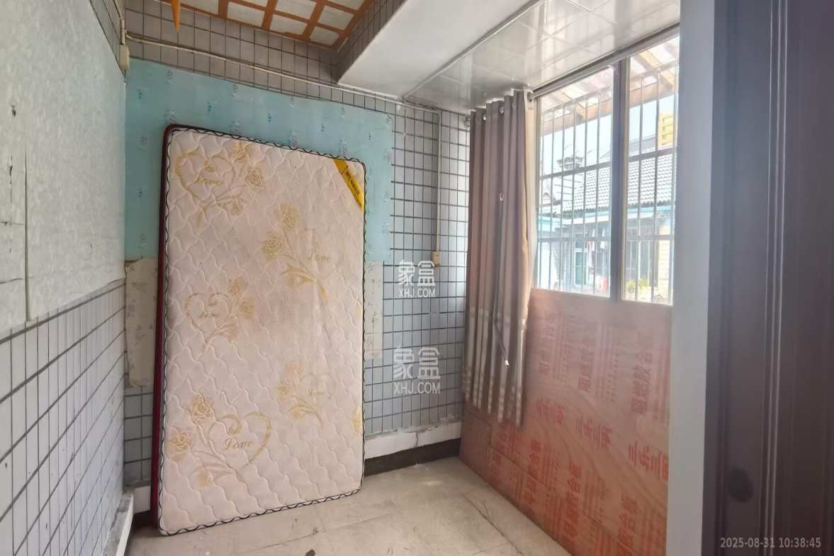 欣胜园  4室2厅2卫    2000.0元/月 欣胜园  4室2厅2卫    2000.0元/月室内图