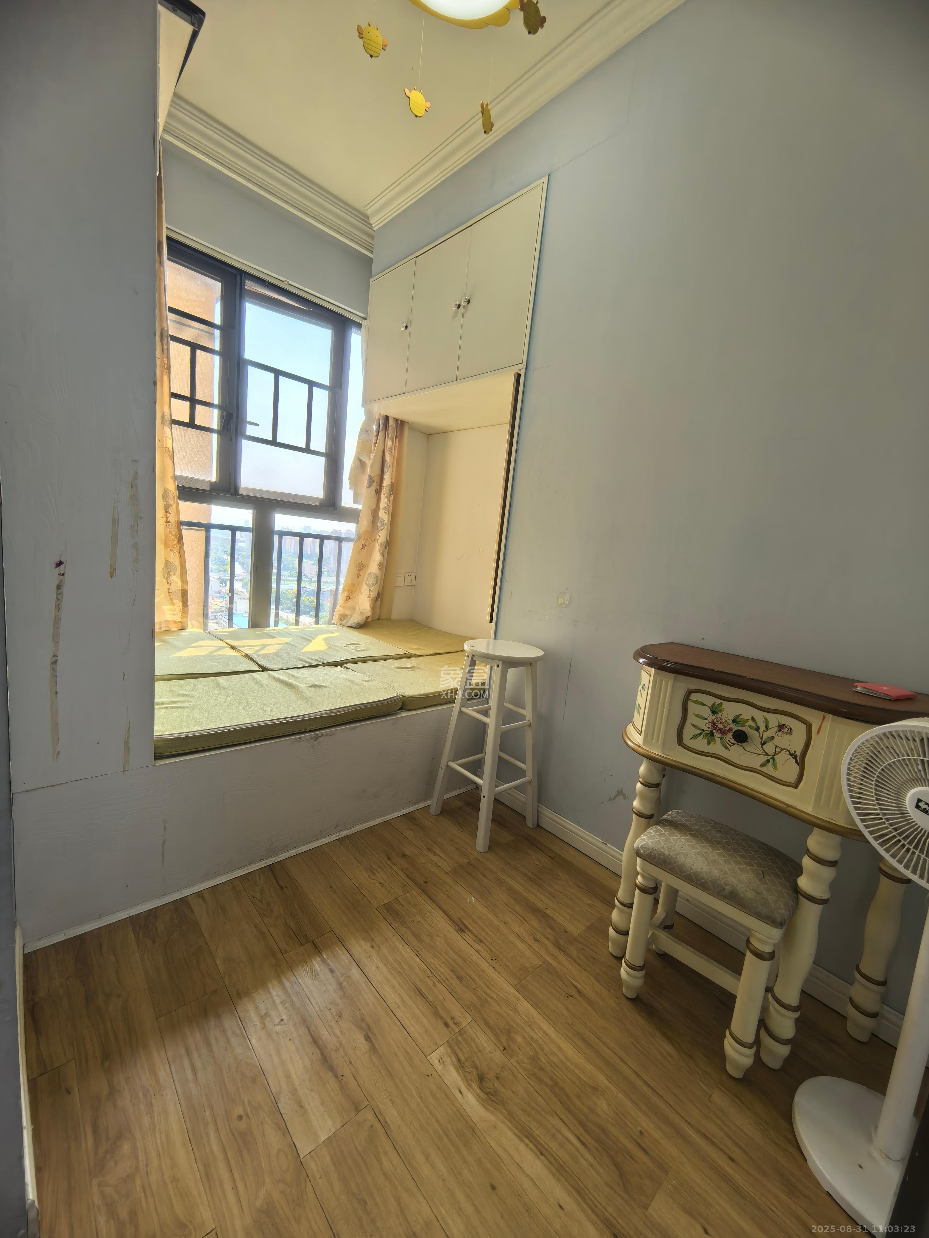 芙蓉万国城MOMA(卓越汇富苑) 3室2厅1卫 2000.0元/月 芙蓉万国城MOMA(卓越汇富苑) 3室2厅1卫 2000.0元/月室内图