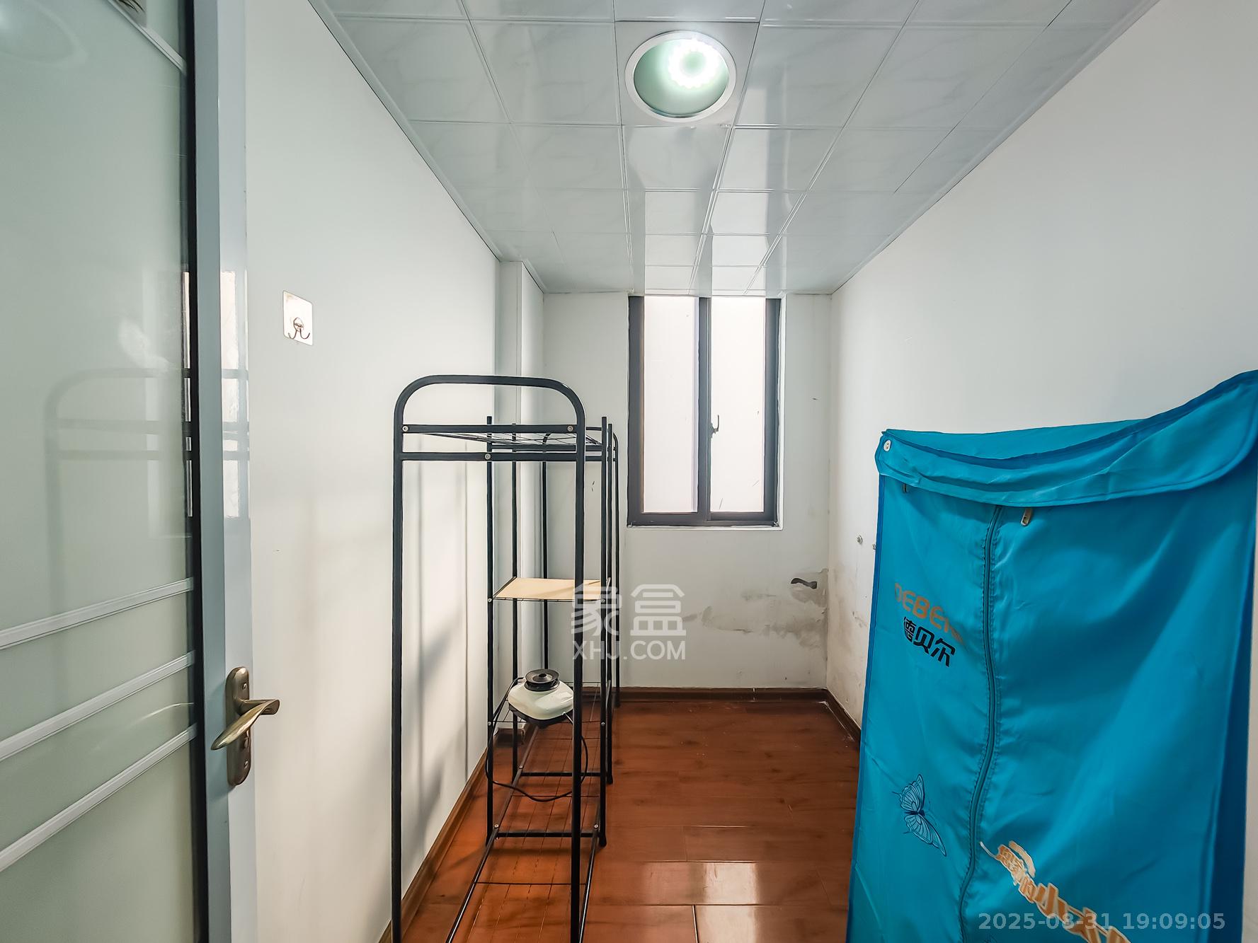 绿地海外滩一期 3室2厅2卫 63.0万 绿地海外滩一期 3室2厅2卫 63.0万其他