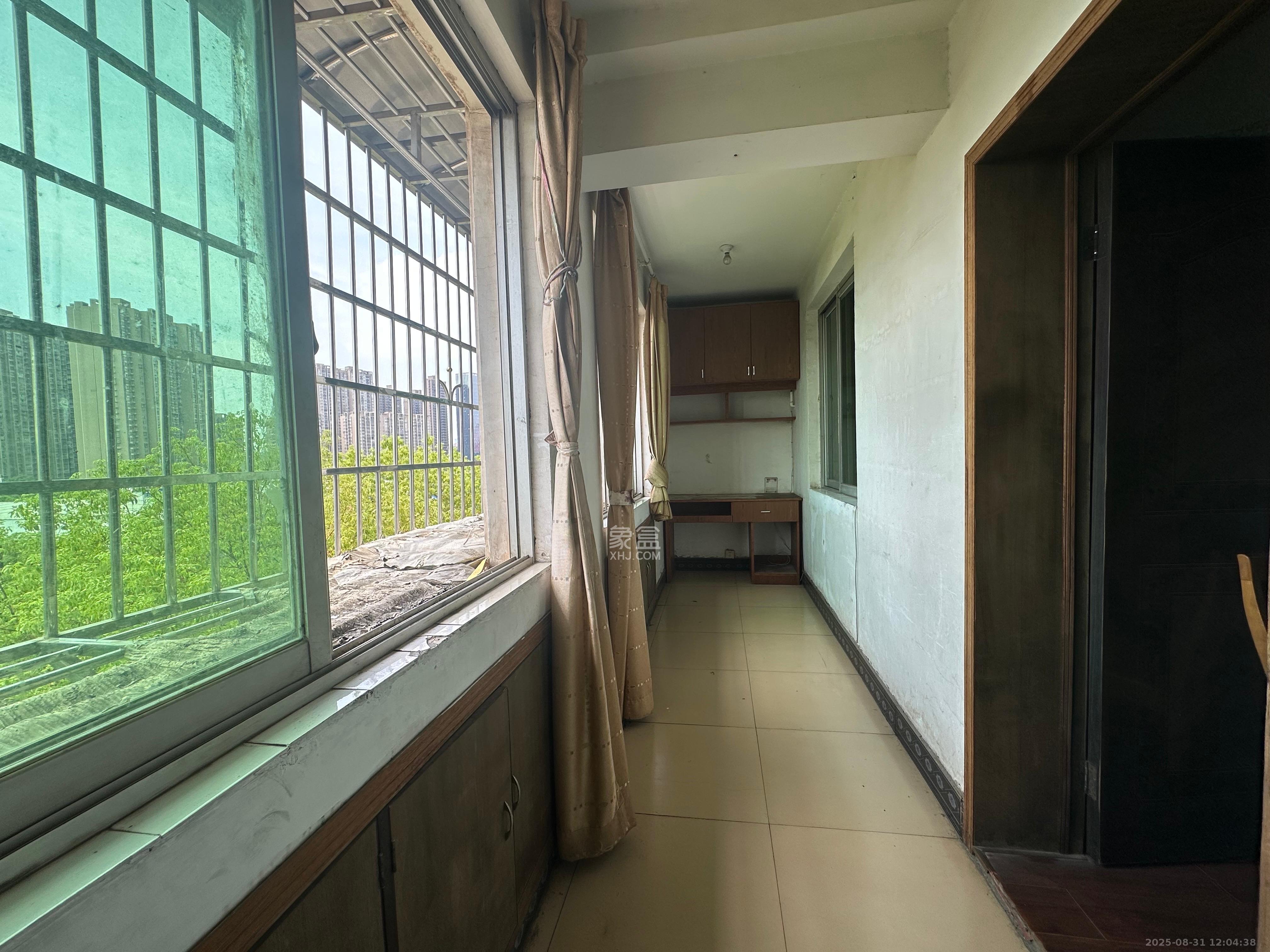 中南汽车世界  2室2厅1卫    1000.0元/月室内图