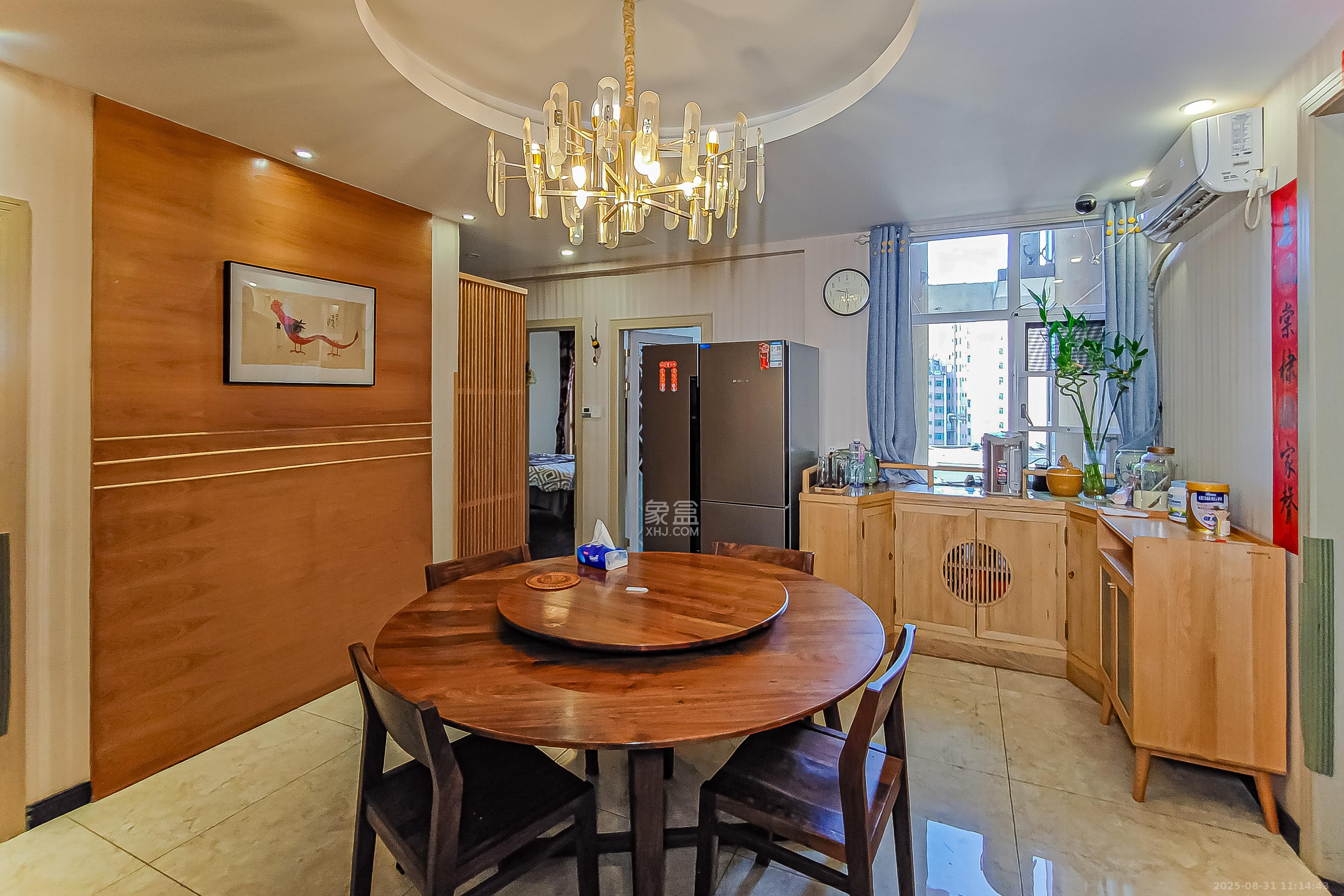 宏泽佳园  5室2厅3卫    298.0万客厅