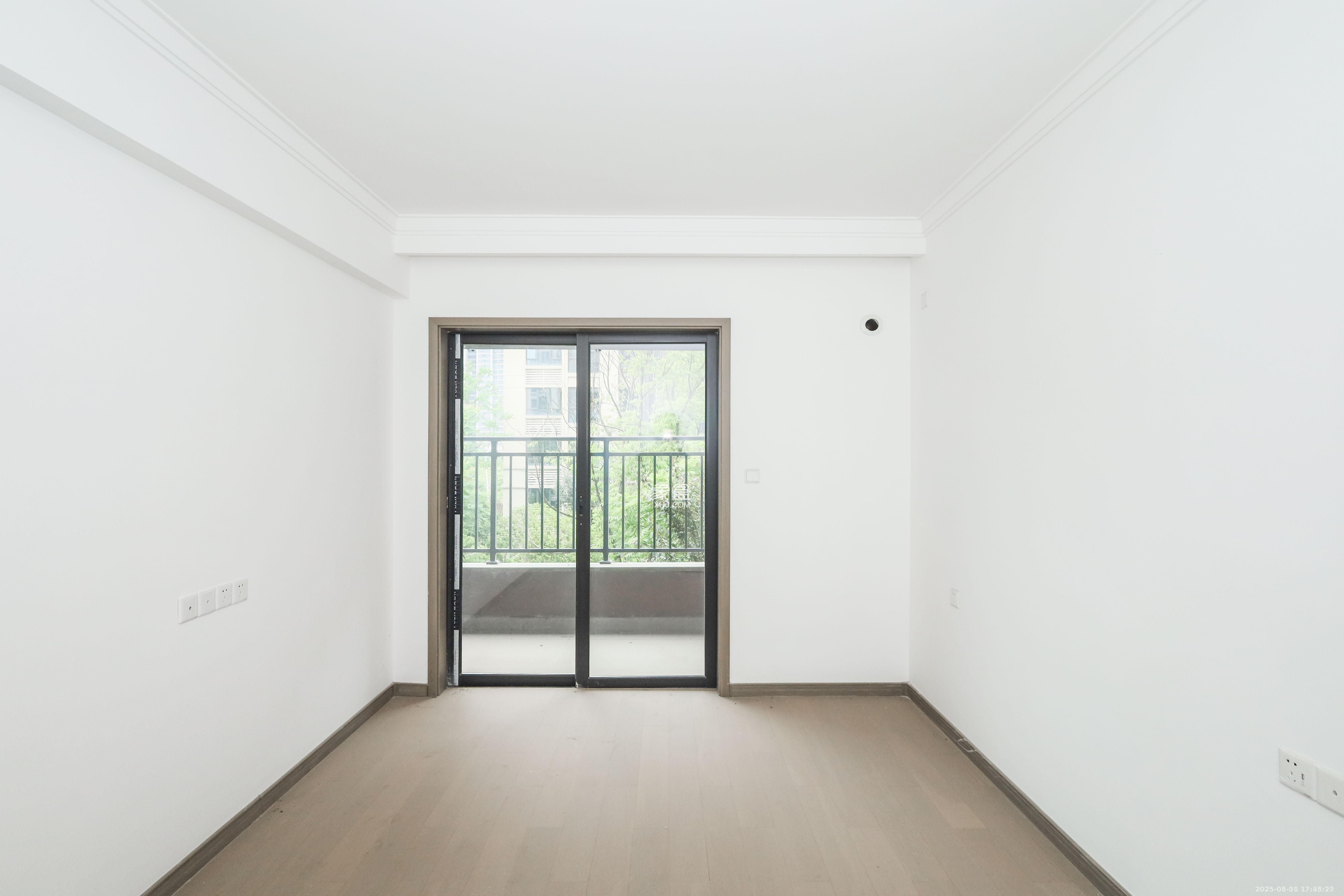 越秀亲爱里  4室2厅2卫    3200.0元/月 越秀亲爱里  4室2厅2卫    3200.0元/月室内图