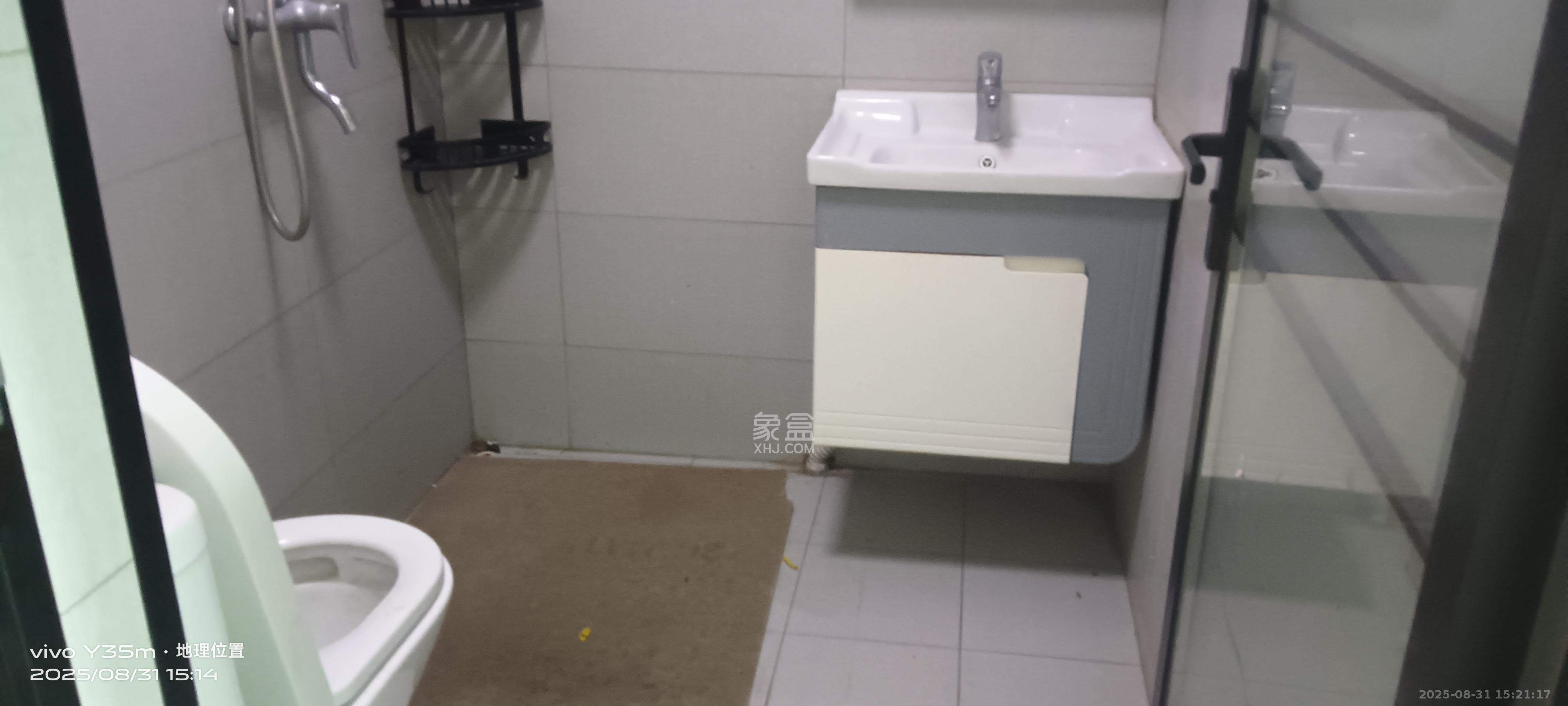 公园9号大都会 1室1厅1卫 2400.0元/月 公园9号大都会 1室1厅1卫 2400.0元/月室内图