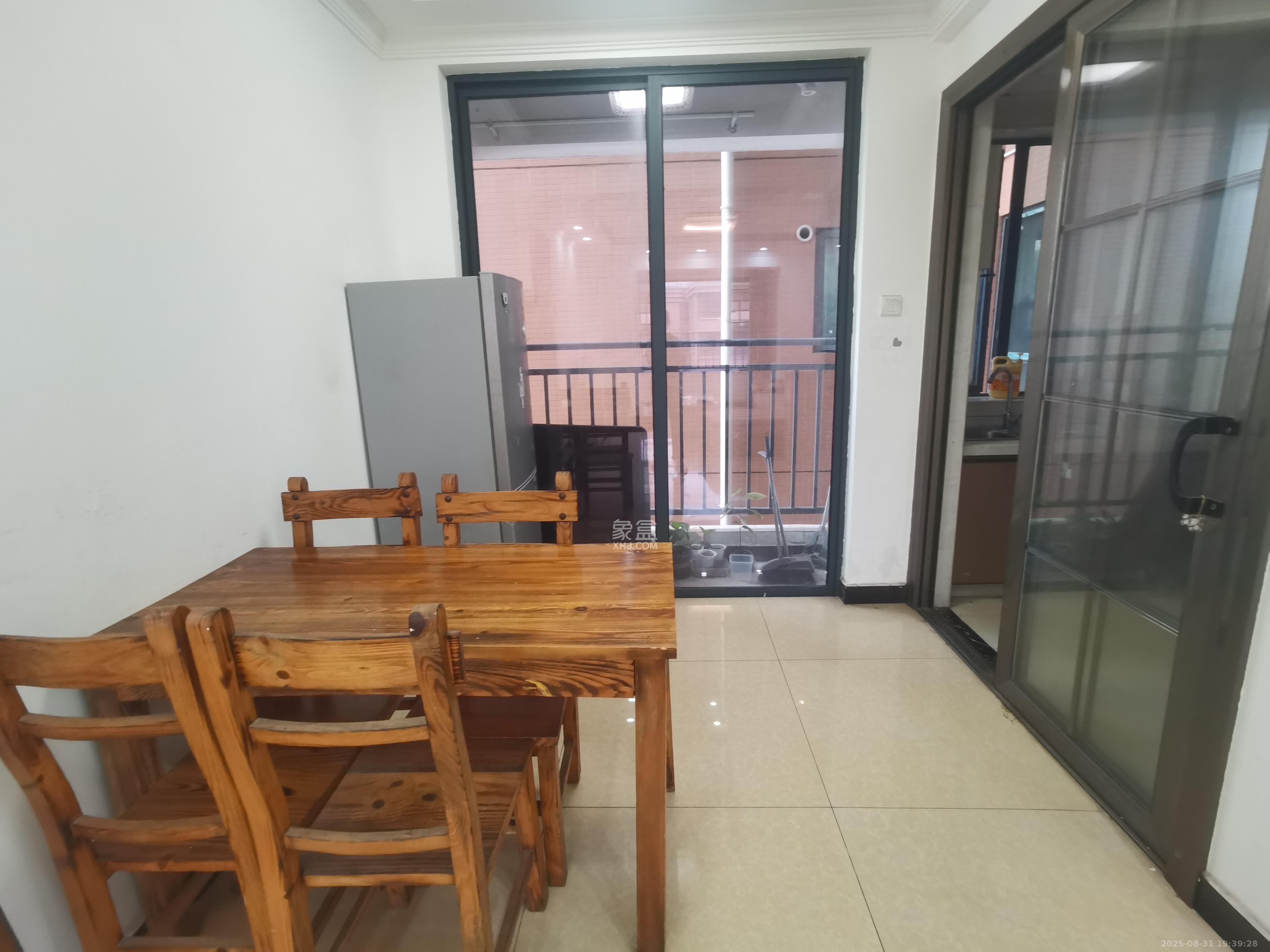 武广美誉  3室2厅1卫    2200.0元/月室内图