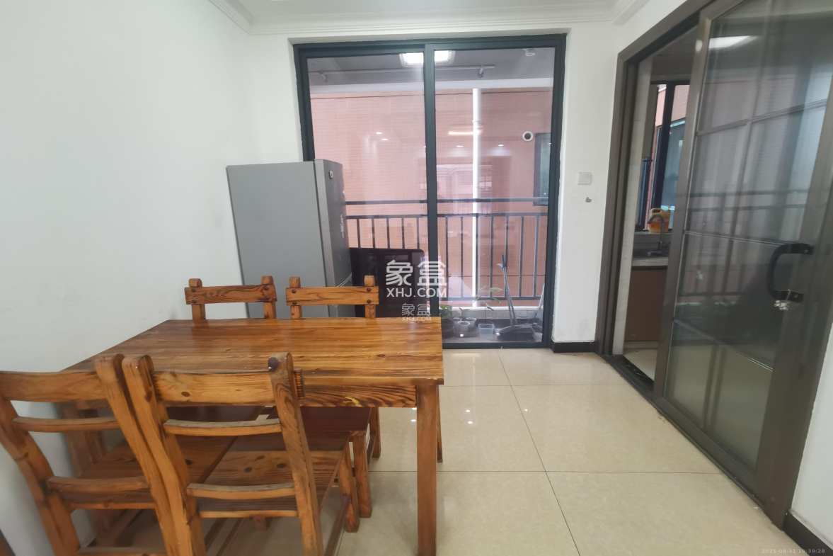 武广美誉 3室2厅1卫 2200.0元/月 武广美誉 3室2厅1卫 2200.0元/月室内图