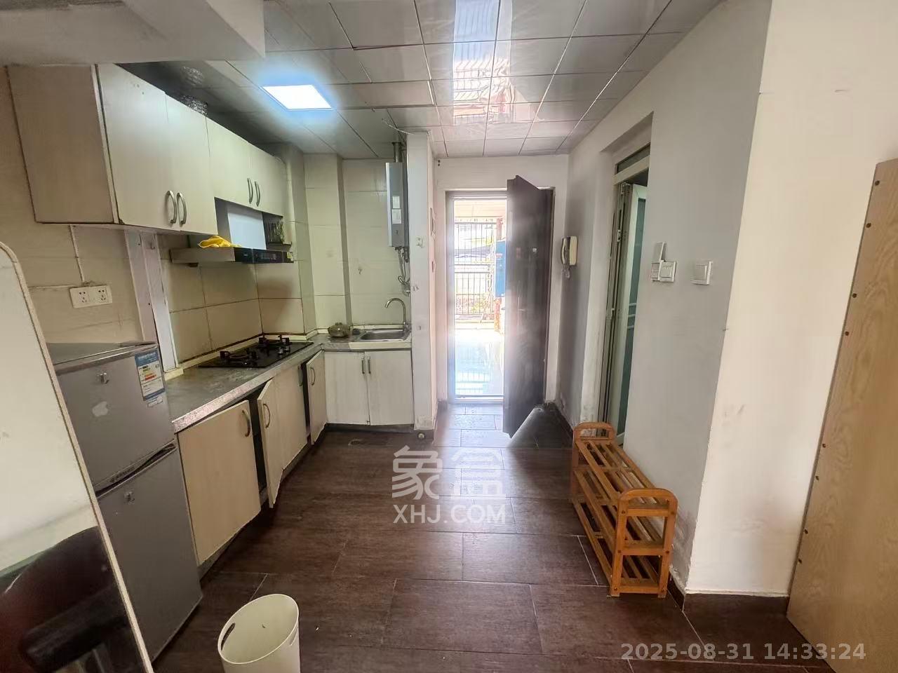 白沙晶城 1室1厅1卫 1400.0元/月 白沙晶城 1室1厅1卫 1400.0元/月室内图