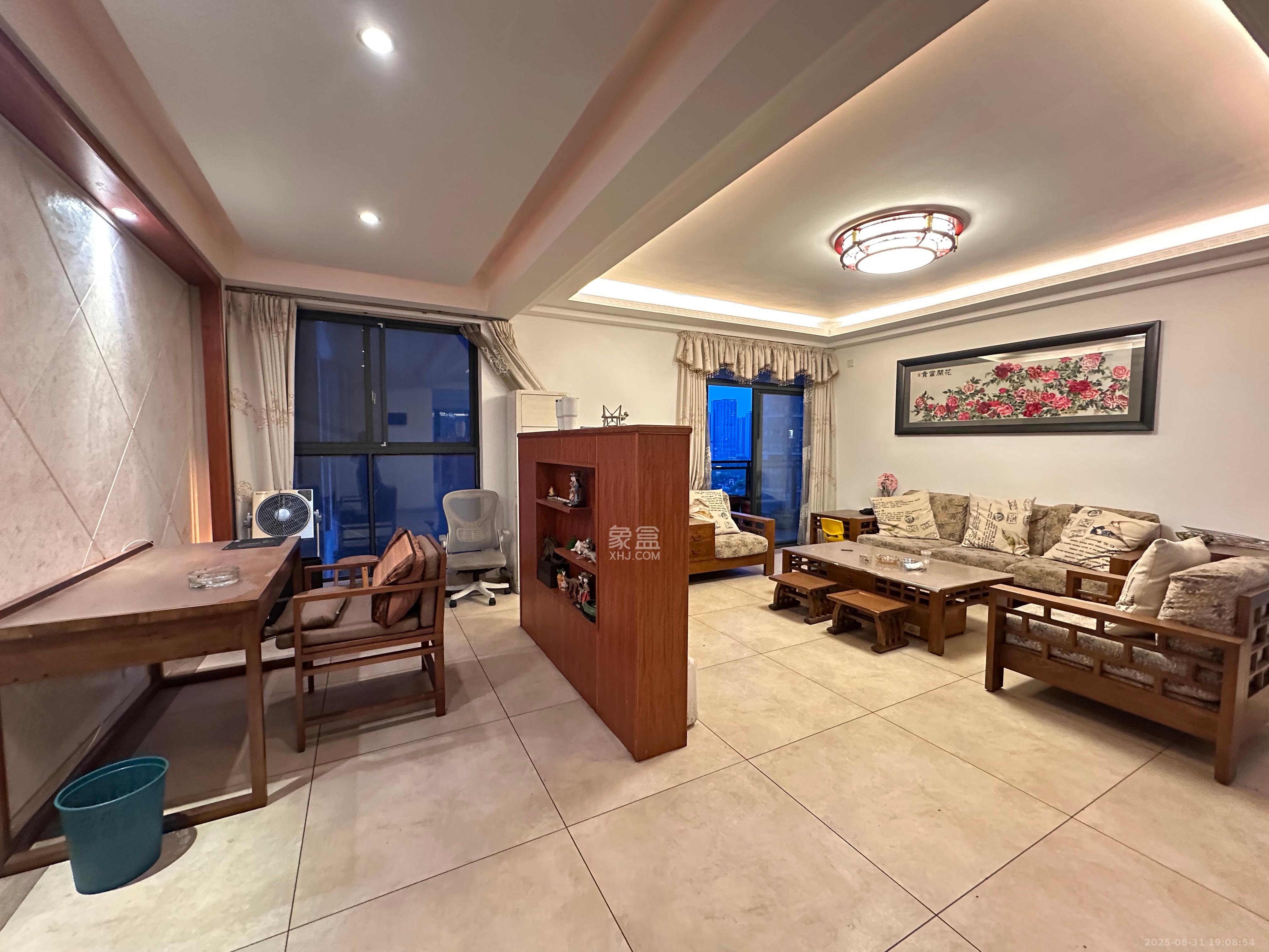 藏珑湖上国际花园 1室0厅0卫 3200.0元/月 藏珑湖上国际花园 1室0厅0卫 3200.0元/月室内图