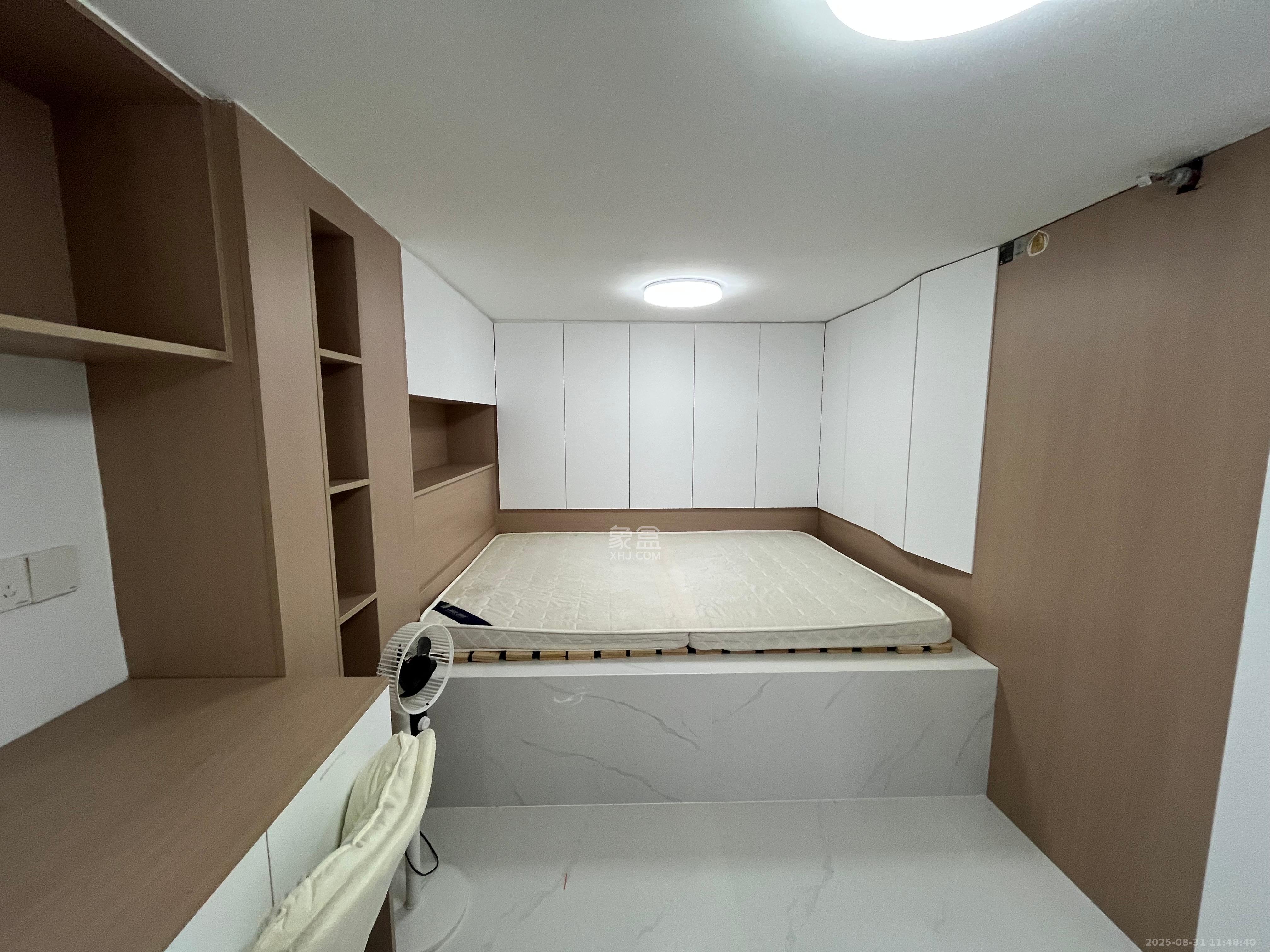 中交广场公寓  1室1厅1卫   2350.00元/月室内图
