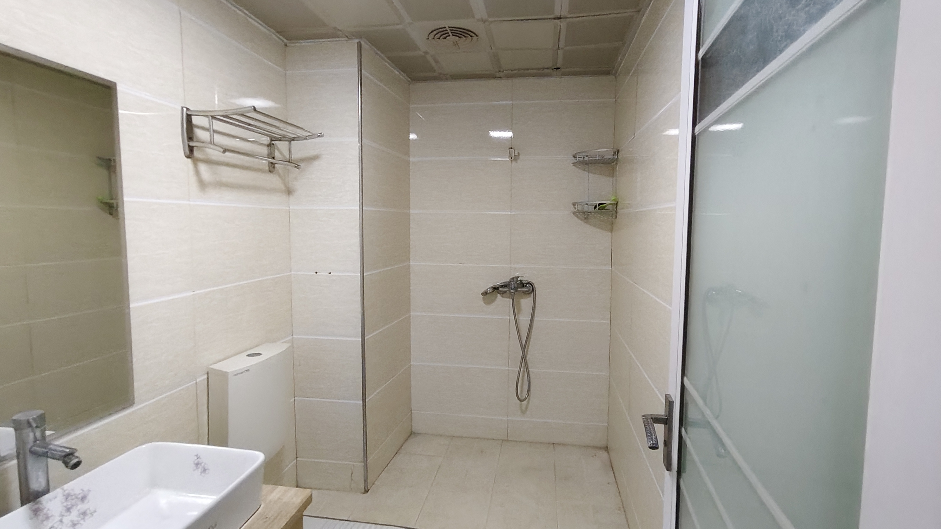 滨江财富中心 1室1厅1卫 700.0元/月 滨江财富中心 1室1厅1卫 700.0元/月室内图