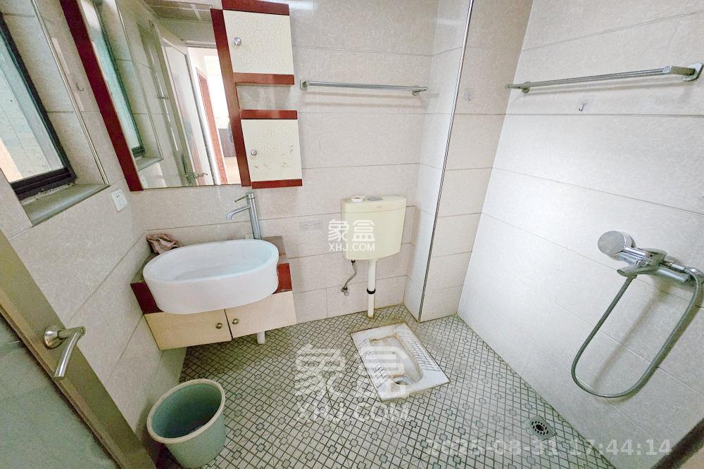 新华都万家城  3室2厅2卫    2000.0元/月室内图