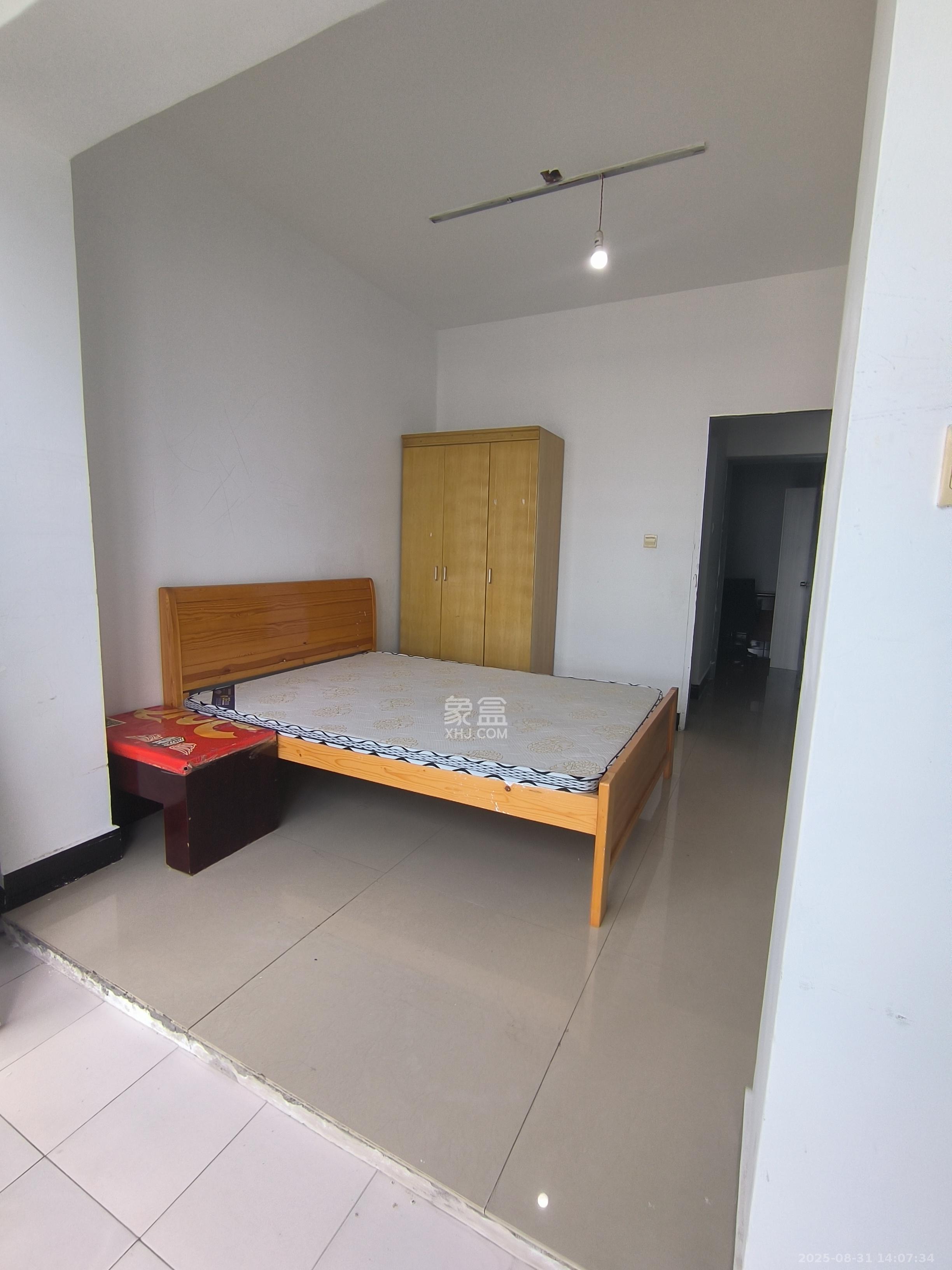 开源鑫苑  1室1厅1卫    1400.0元/月 开源鑫苑  1室1厅1卫    1400.0元/月室内图