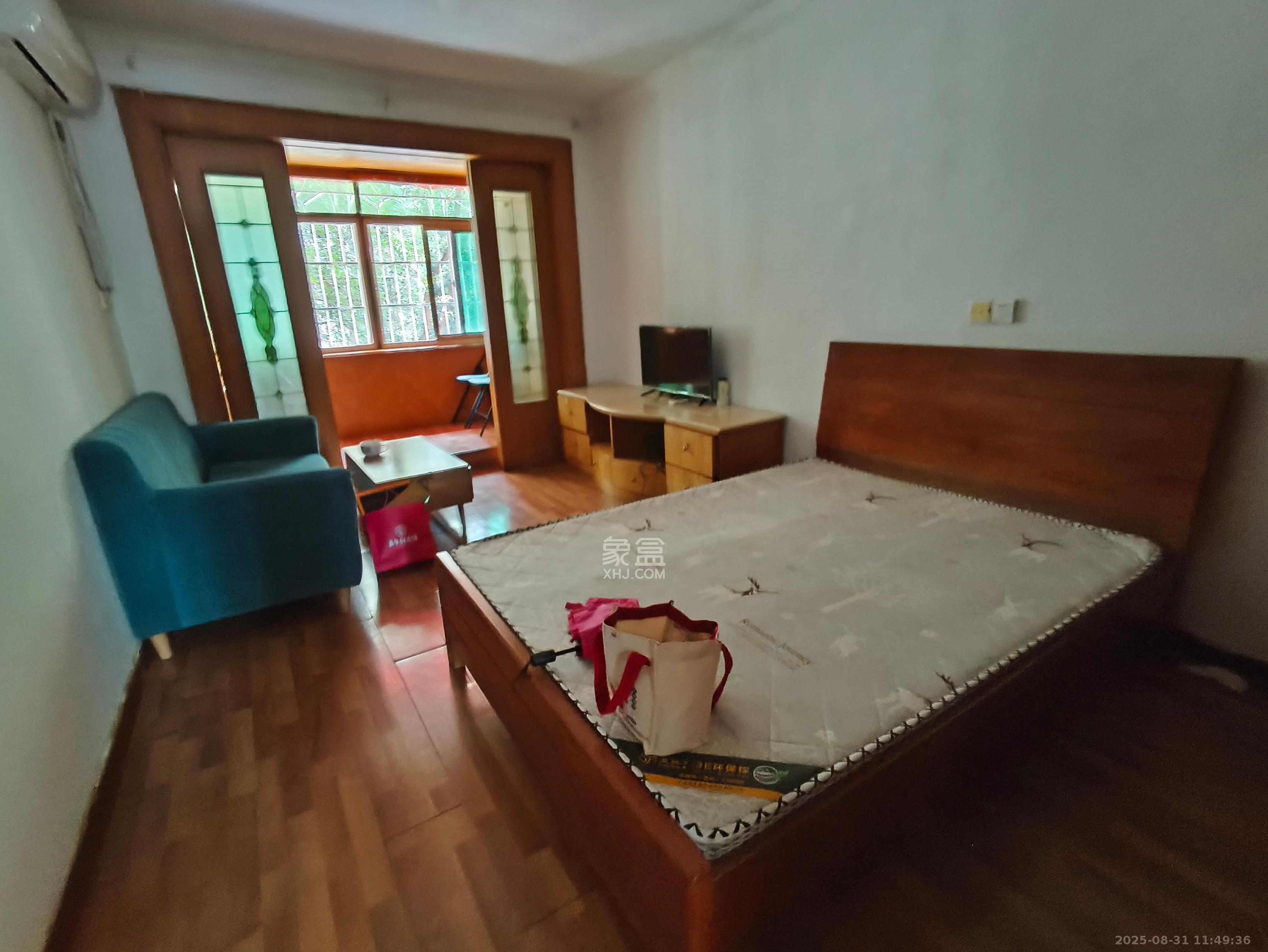 桂花二村  1室1厅1卫    1100.0元/月室内图