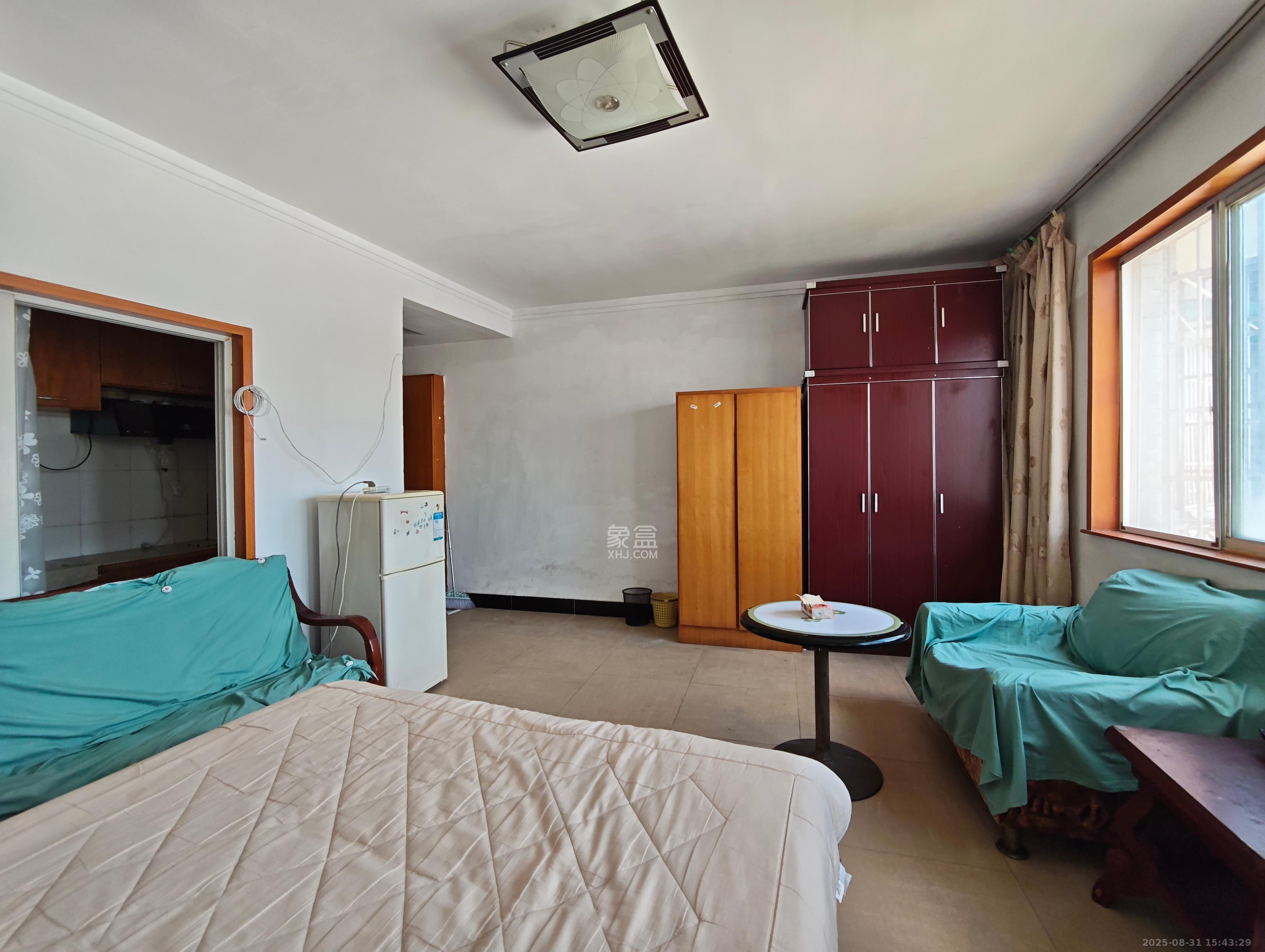 四季美景一、二期  1室1厅1卫    1100.0元/月 四季美景一、二期  1室1厅1卫    1100.0元/月室内图