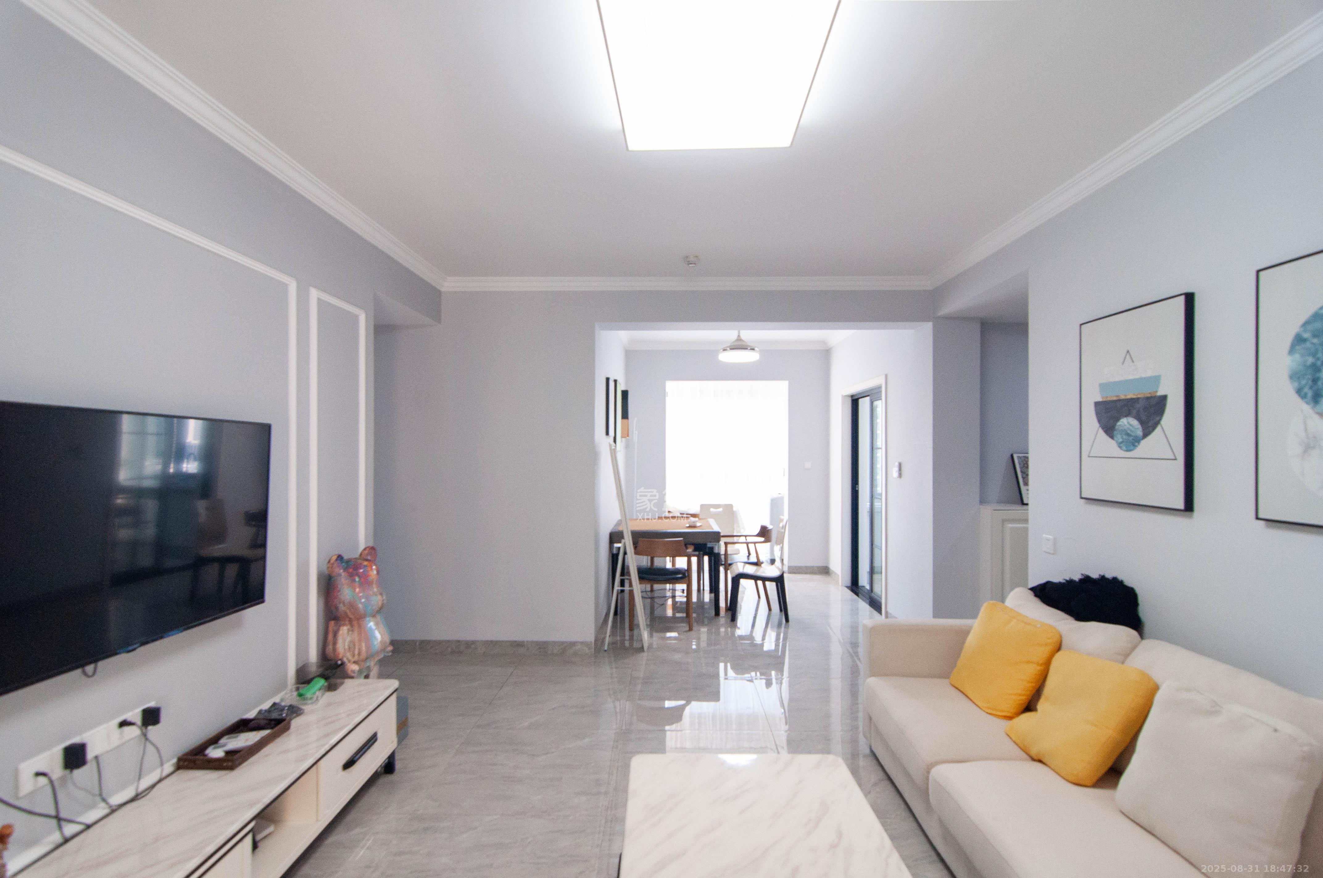 中建梅溪湖中心 4室2厅2卫 188.0万 中建梅溪湖中心 4室2厅2卫 188.0万客厅