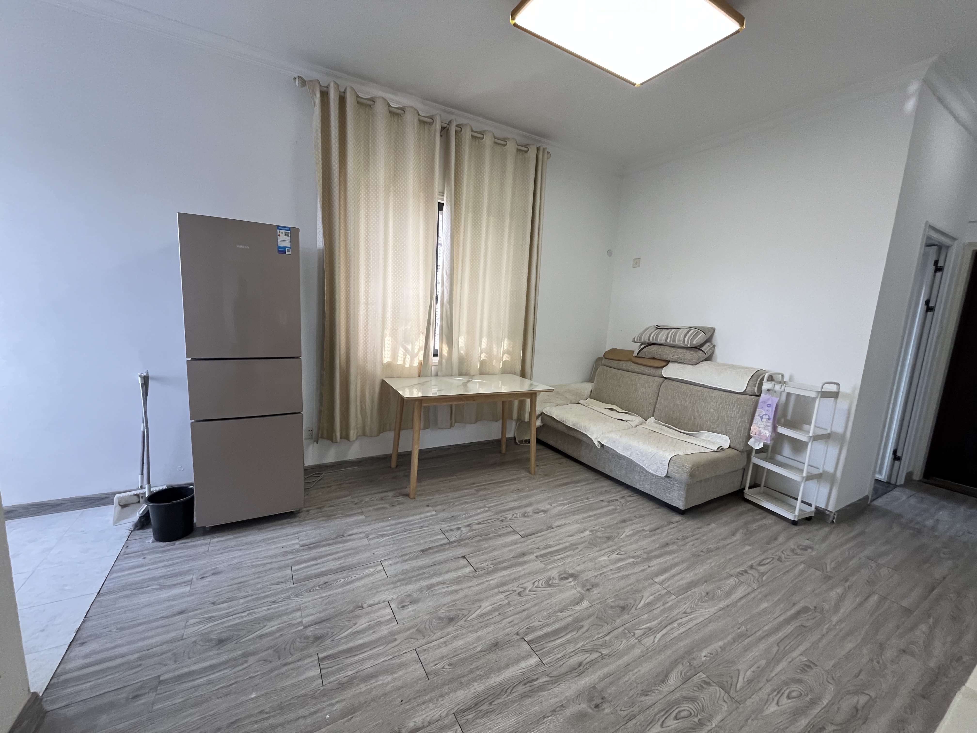 上城世家 1室1厅1卫 1000.0元/月 上城世家 1室1厅1卫 1000.0元/月室内图