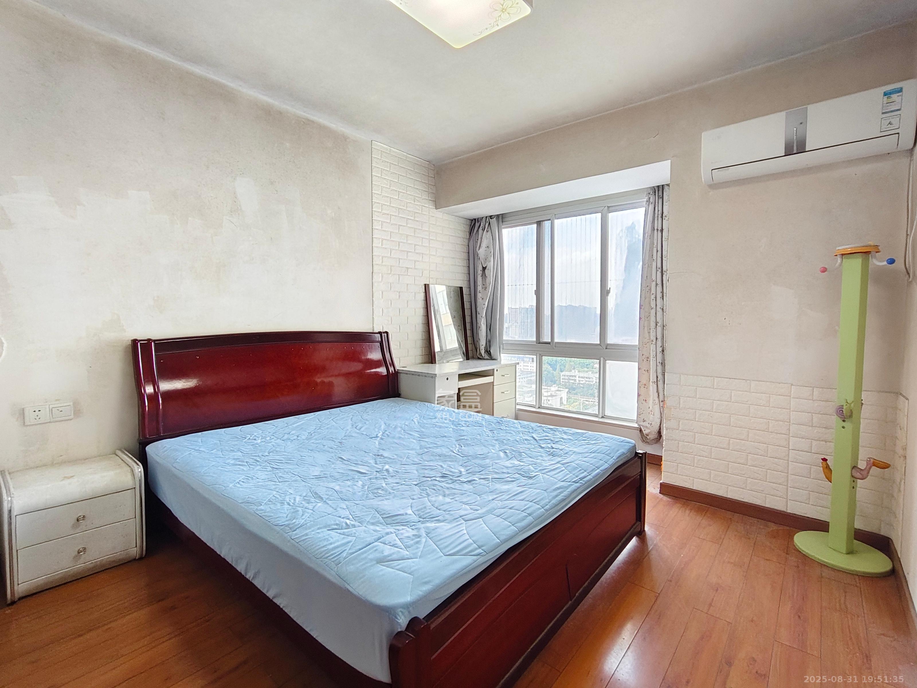 银港水晶城  2室2厅1卫    2200.0元/月 银港水晶城  2室2厅1卫    2200.0元/月室内图